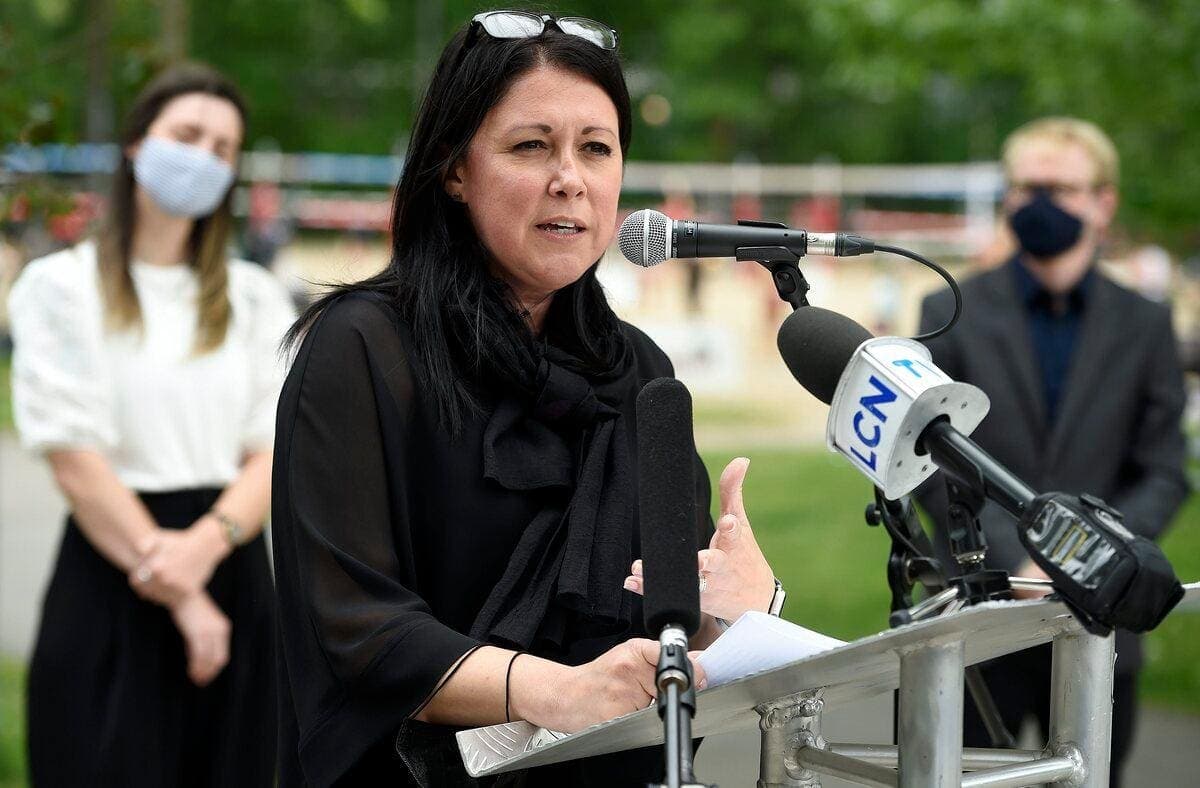 La candidate à la mairie de Québec, Marie-Josée Savard