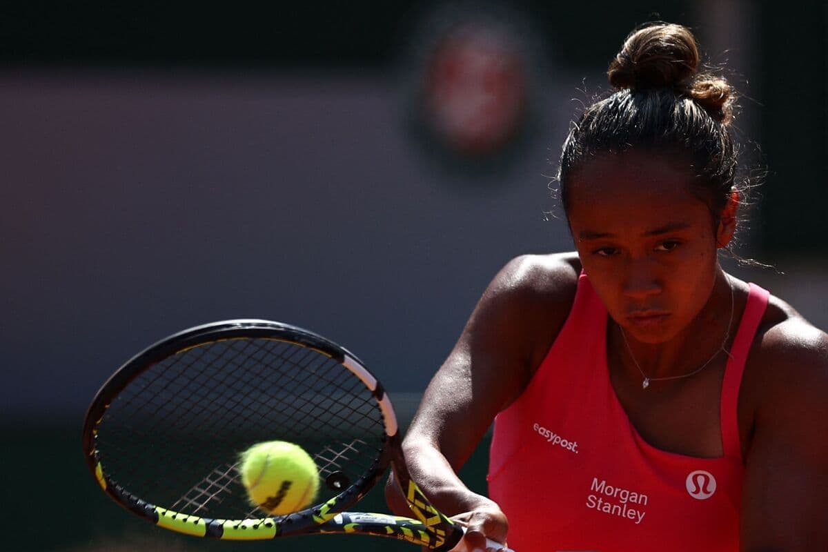 Leylah Fernandez était concentrée lors de son match de premier tour en simple face à Magda Linette.