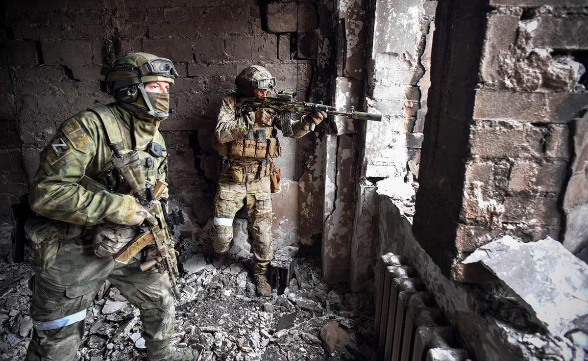 Des soldats russes à Marioupol