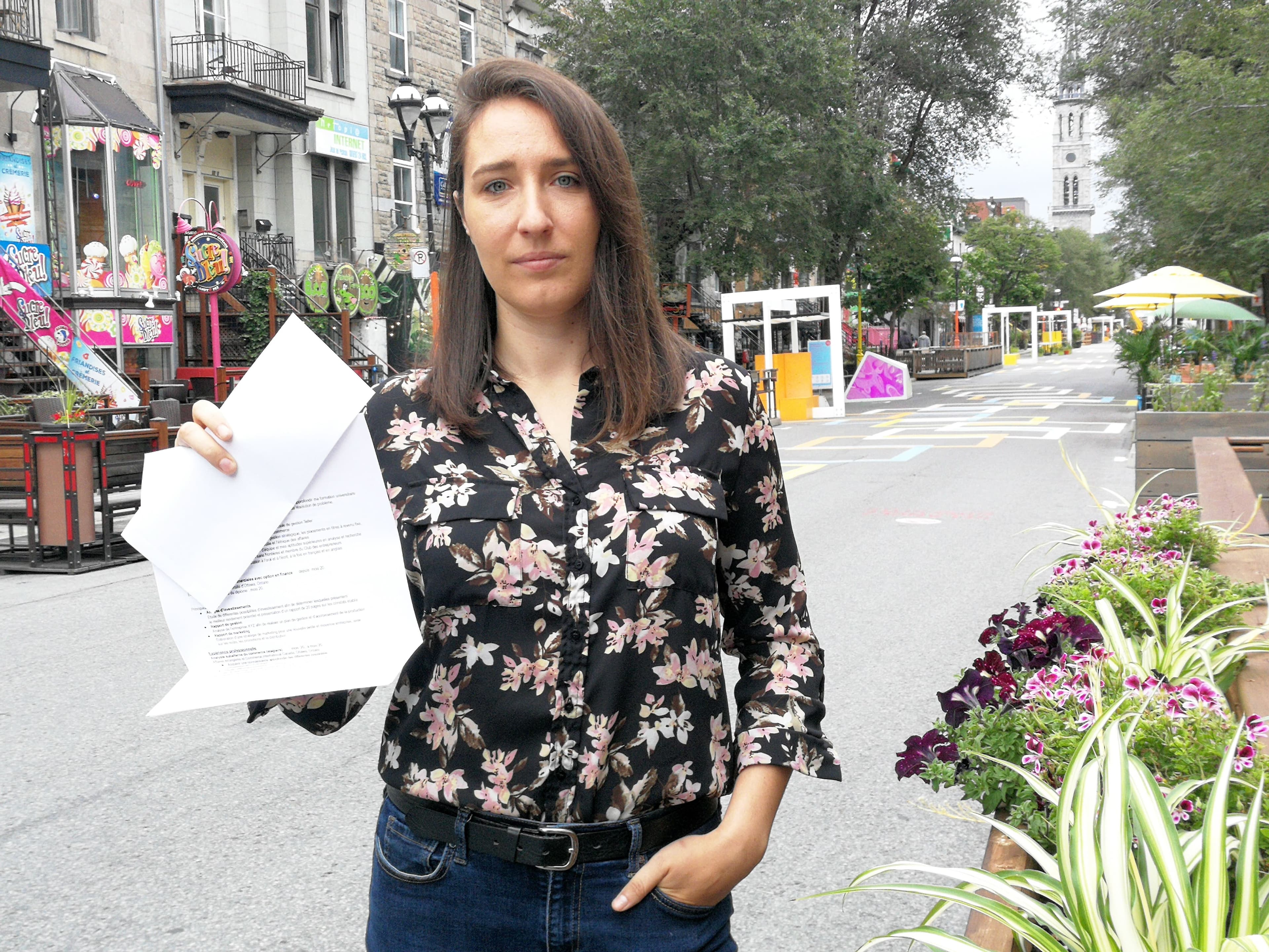 Teressa Hernandez-Truesdell a dû laisser tomber son emploi de rêve en raison de la pandémie. Elle est devenue serveuse, mais elle n’a pas pu joindre les deux bouts. La jeune femme de 27 ans s’est alors tournée vers la Prestation canadienne d’urgence.