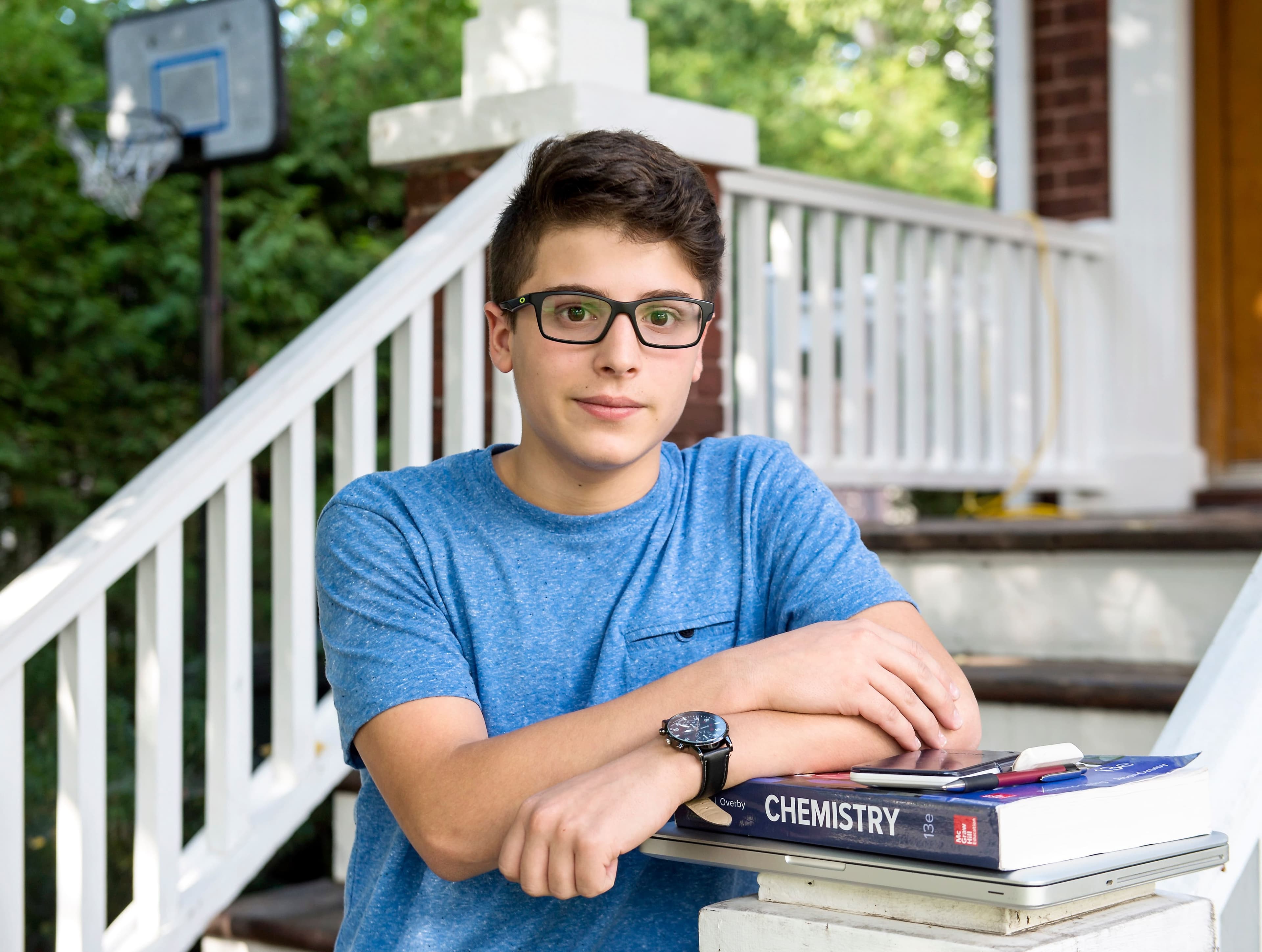 Samuel Richard, 17 ans, vient d’entrer en sciences pures au cégep. Tous ses cours se donnent à distance, incluant les laboratoires.