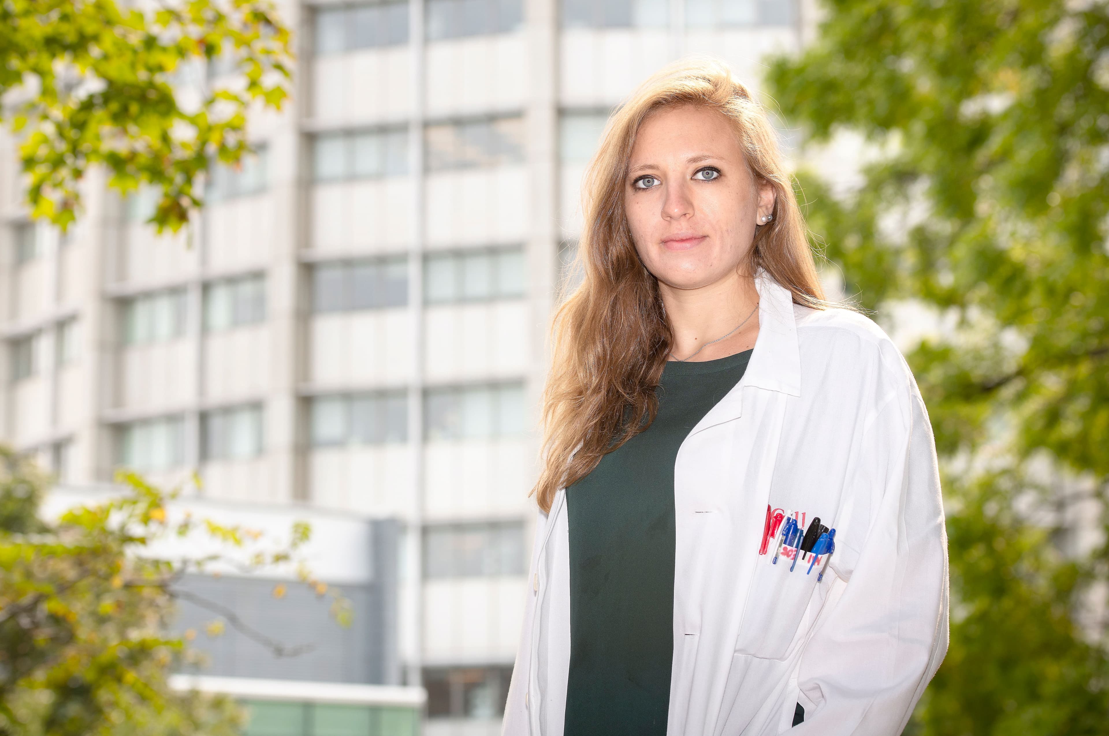 Marine Lingrand a moins souvent accès aux laboratoires de l'Université McGill, à Montréal, en raison de la pandémie, ce qui pourrait étirer la durée de son doctorat en biochimie.