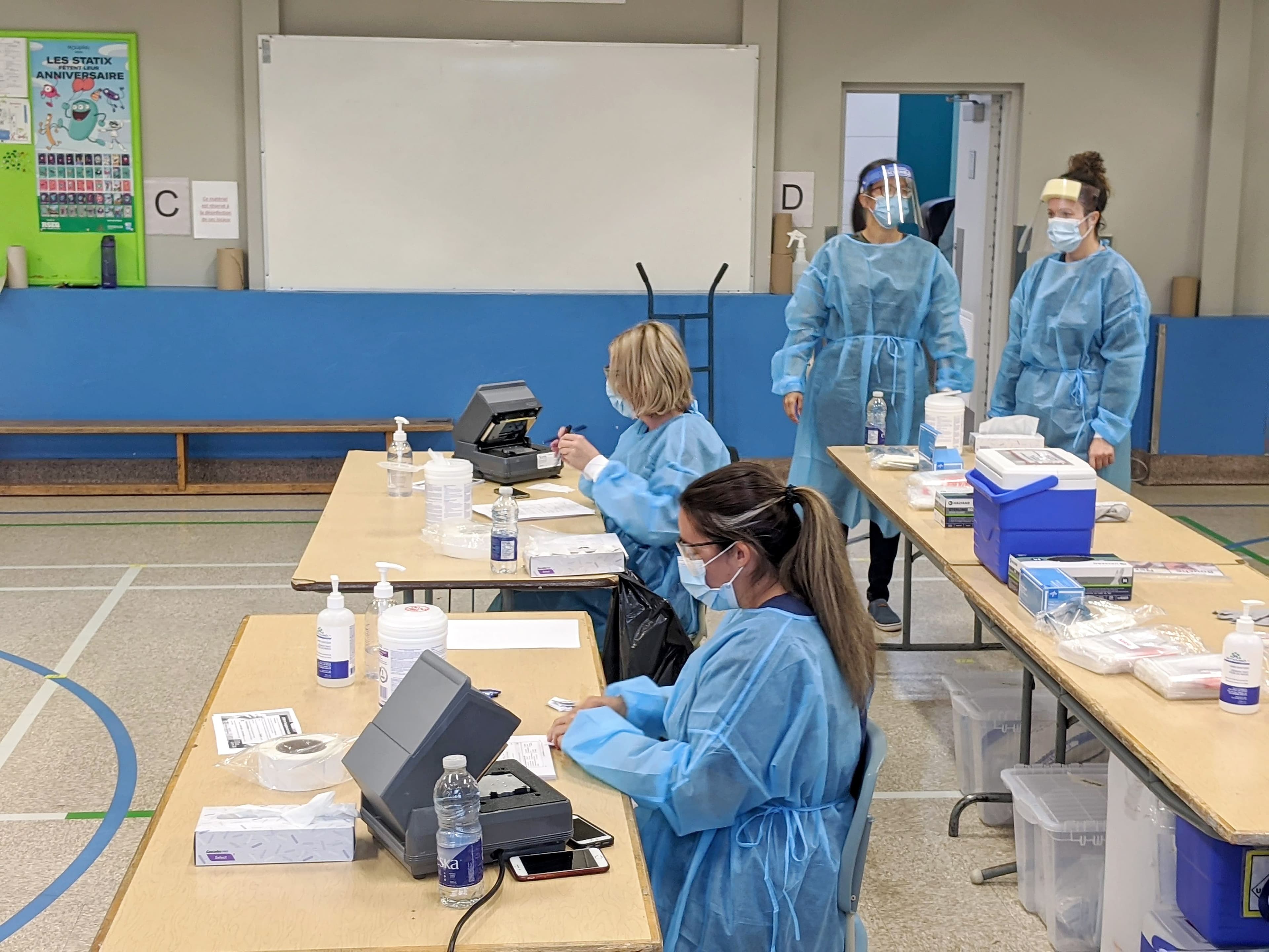 Dépistage dans une école de Québec en 2020.