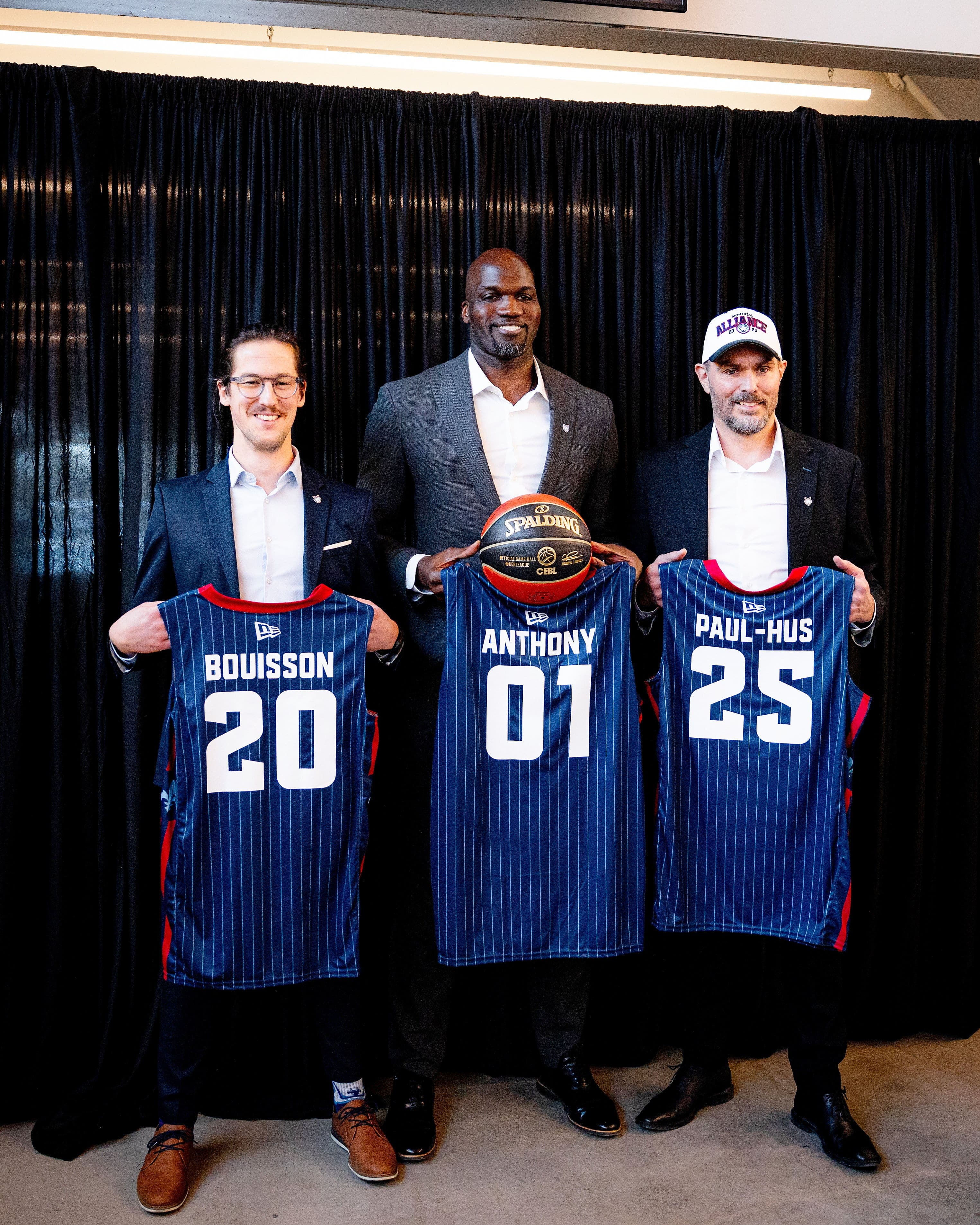 Léo Bouisson, Joel Anthony et Ian-Philip Paul-Hus, les nouveaux propriétaires de l’Alliance de Montréal, dans la Ligue élite canadienne de basketball (LECB).