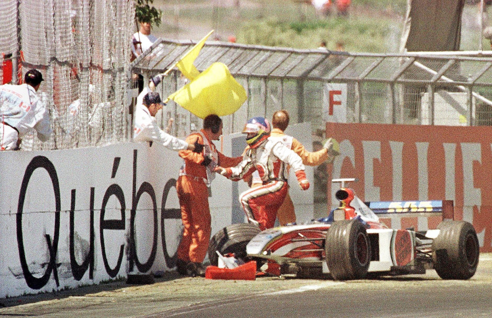 Au Grand Prix du Canada en 1999, Jacques Villeneuve a vu son parcours se terminer dans le fameux mur « Bonjour Québec » pour la deuxième fois en trois ans.