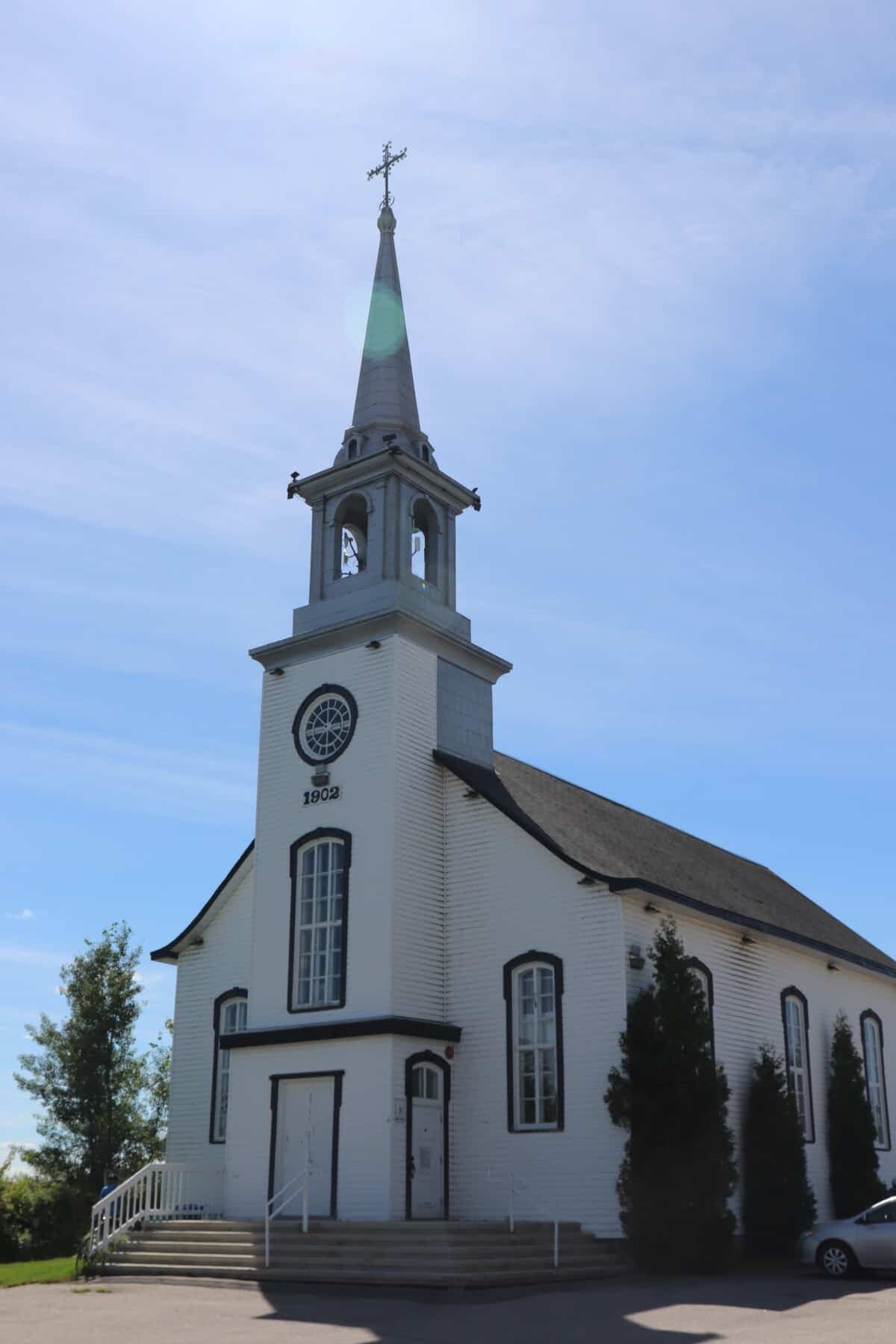 La chapelle Saint-Cyriac, au Saguenay-Lac-Saint-Jean, seul témoin de ce village disparu.