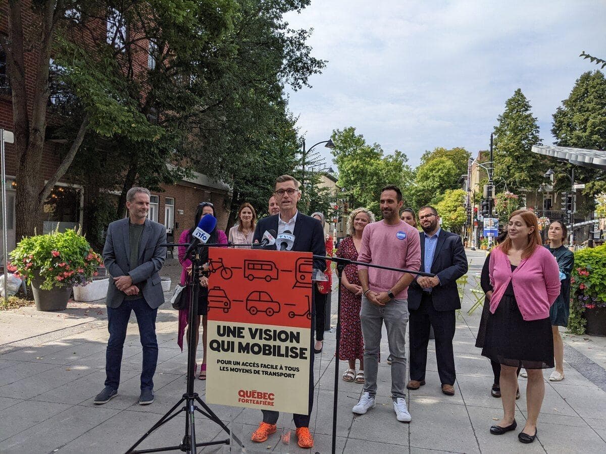 Lors d’une annonce mercredi à Limoilou, le candidat à la mairie Bruno Marchand a dit croire « fortement » au projet de tramway.