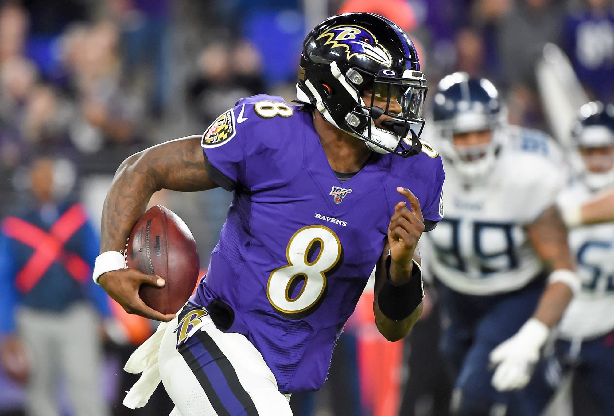 Lamar Jackson est déjà le point central de l’attaque des Ravens, mais il devra s’imposer encore davantage pour combler la perte de joueurs importants.
