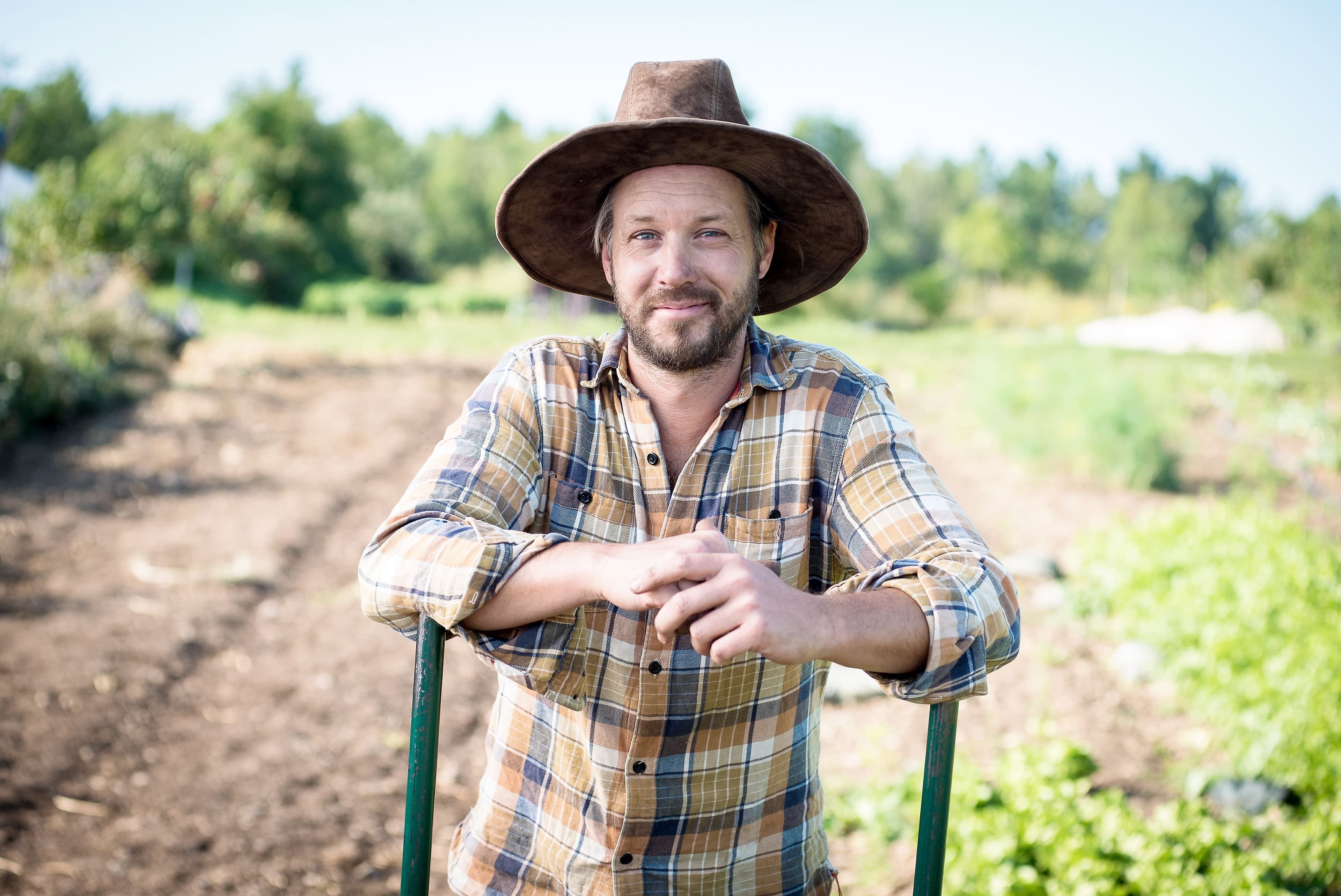 Jean-Martin Fortier, de la Ferme les Quatre-temps et des Jardins de la Grelinette, en Montérégie, s’élève contre les visées de grandeur du gouvernement de François Legault, appliquées à l’industrie agricole.