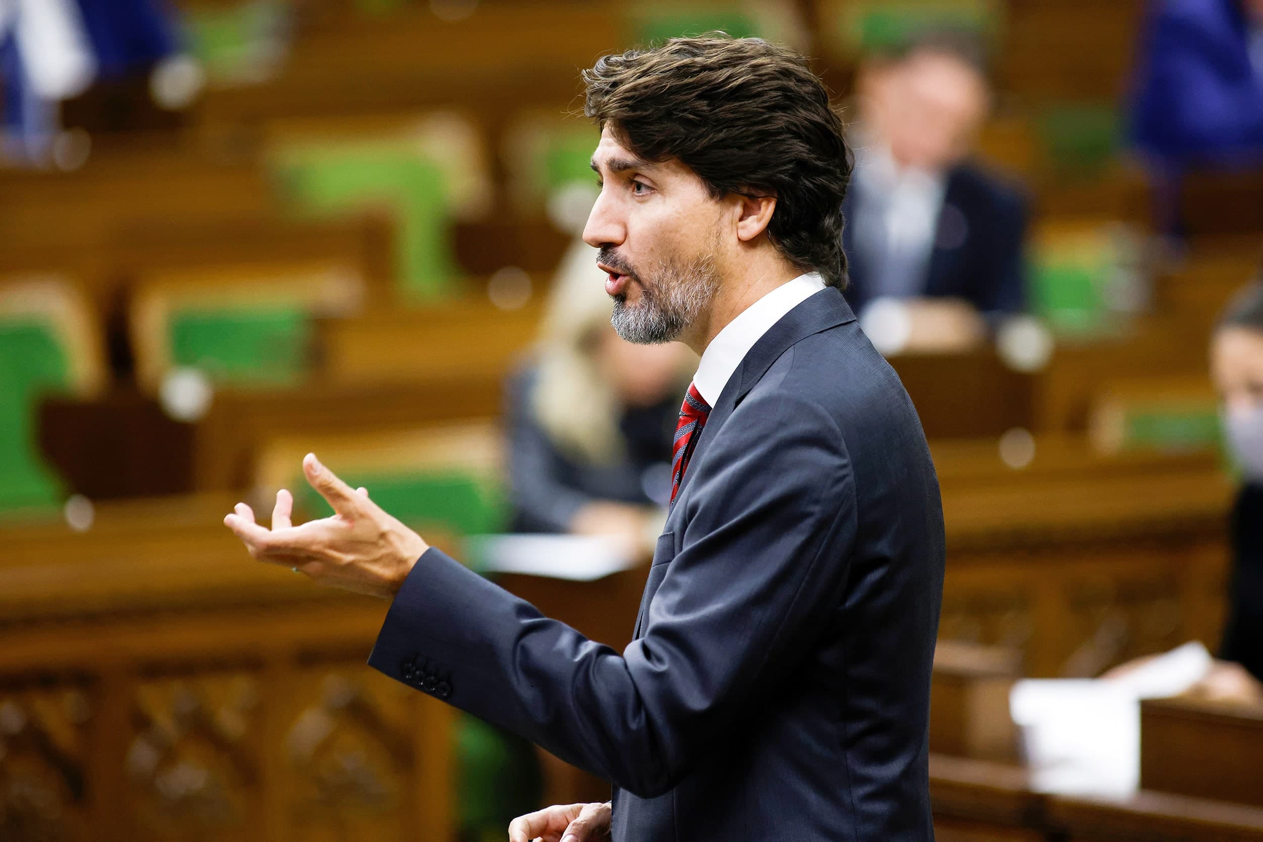 Justin Trudeau s’est défendu à la Chambre des communes, comme ici en septembre, d’avoir négligé la science d’ici pour se tourner vers les pharmaceutiques étrangères.