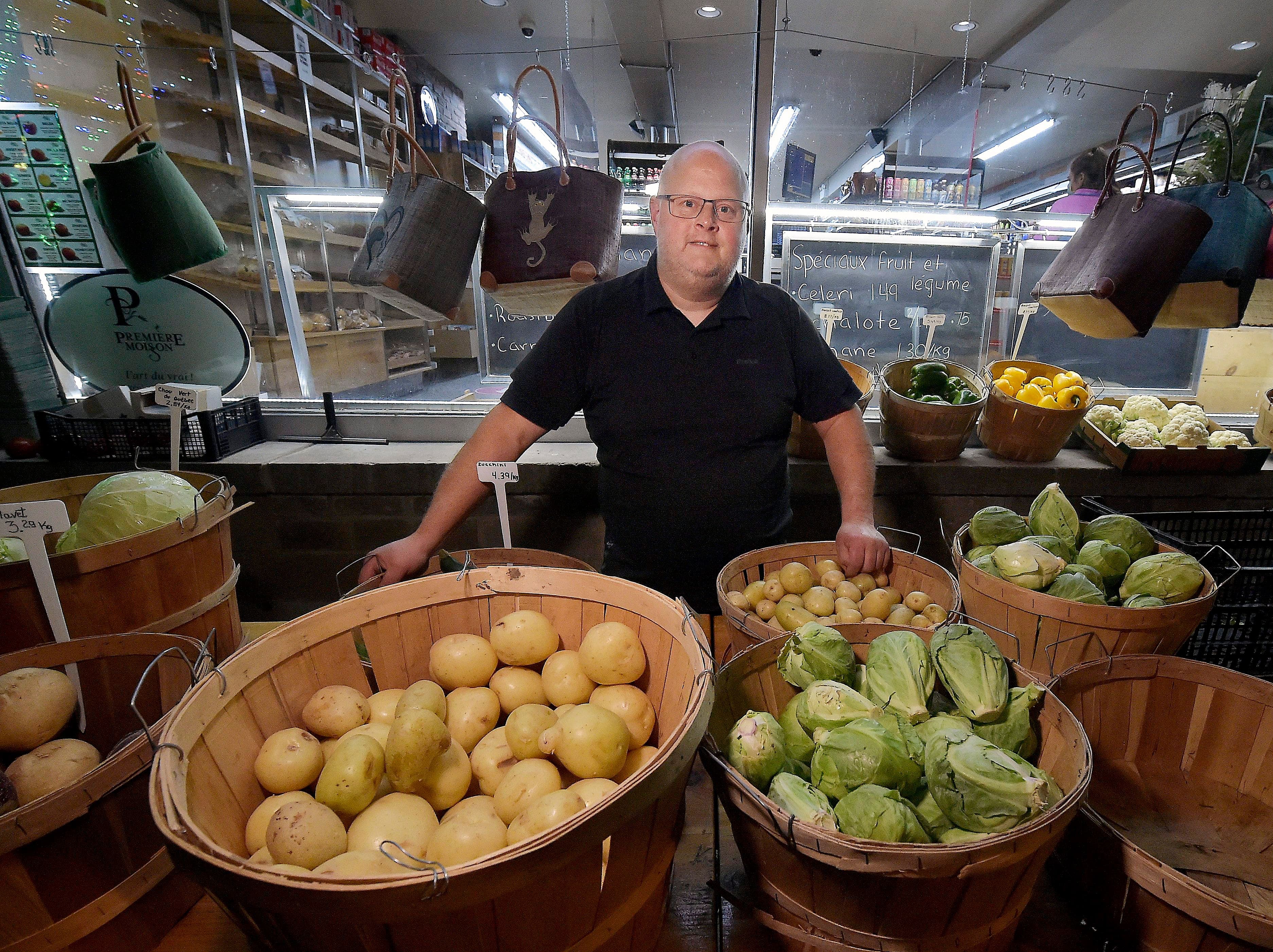 Bruno Drouin, copropriétaire de l’épicerie Provisions.