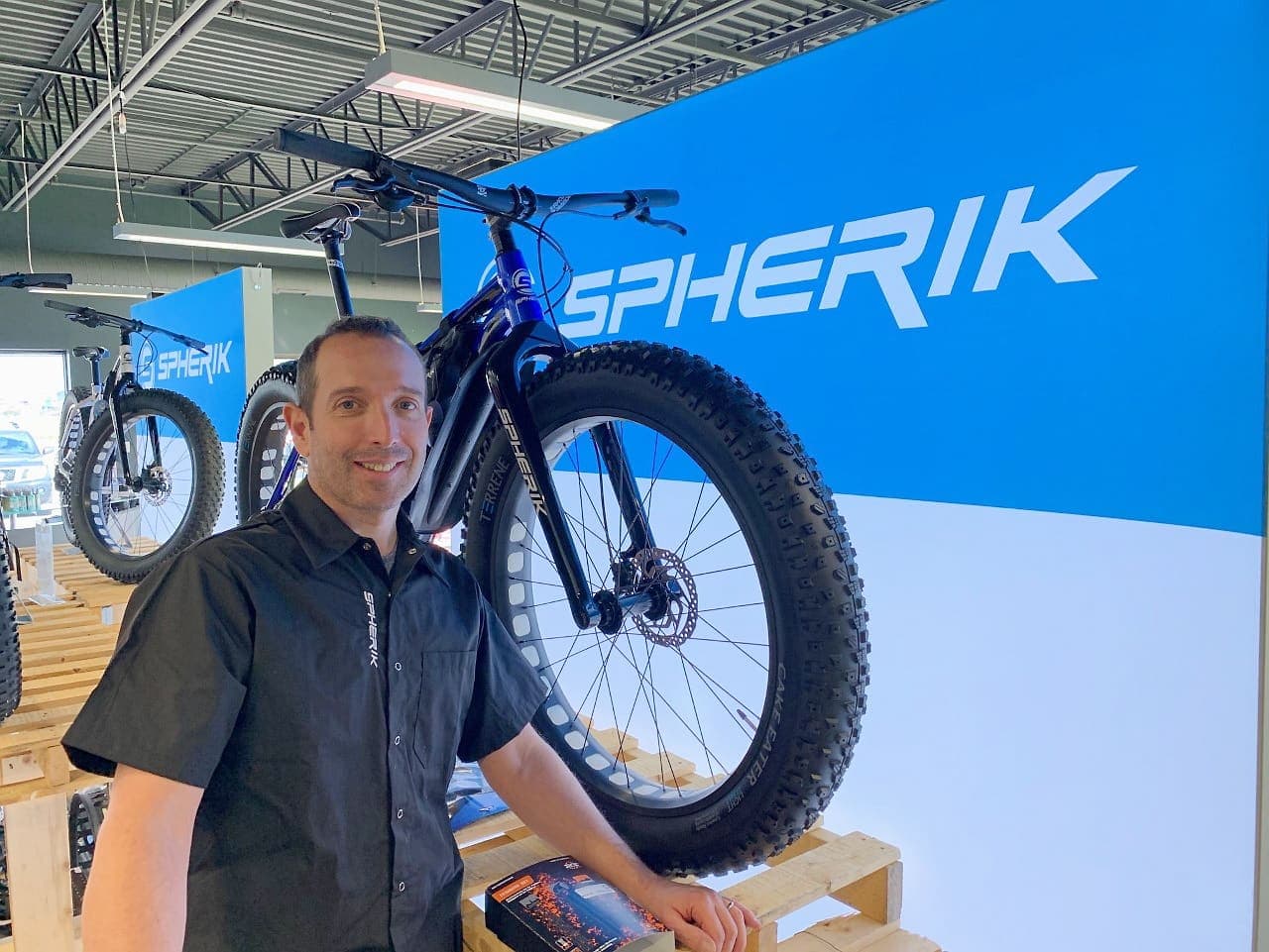 Dominique Faure, propriétaire de Vélo Spherik à Québec, a déjà écoulé l’ensemble de sa production de fatbikes d’hiver.