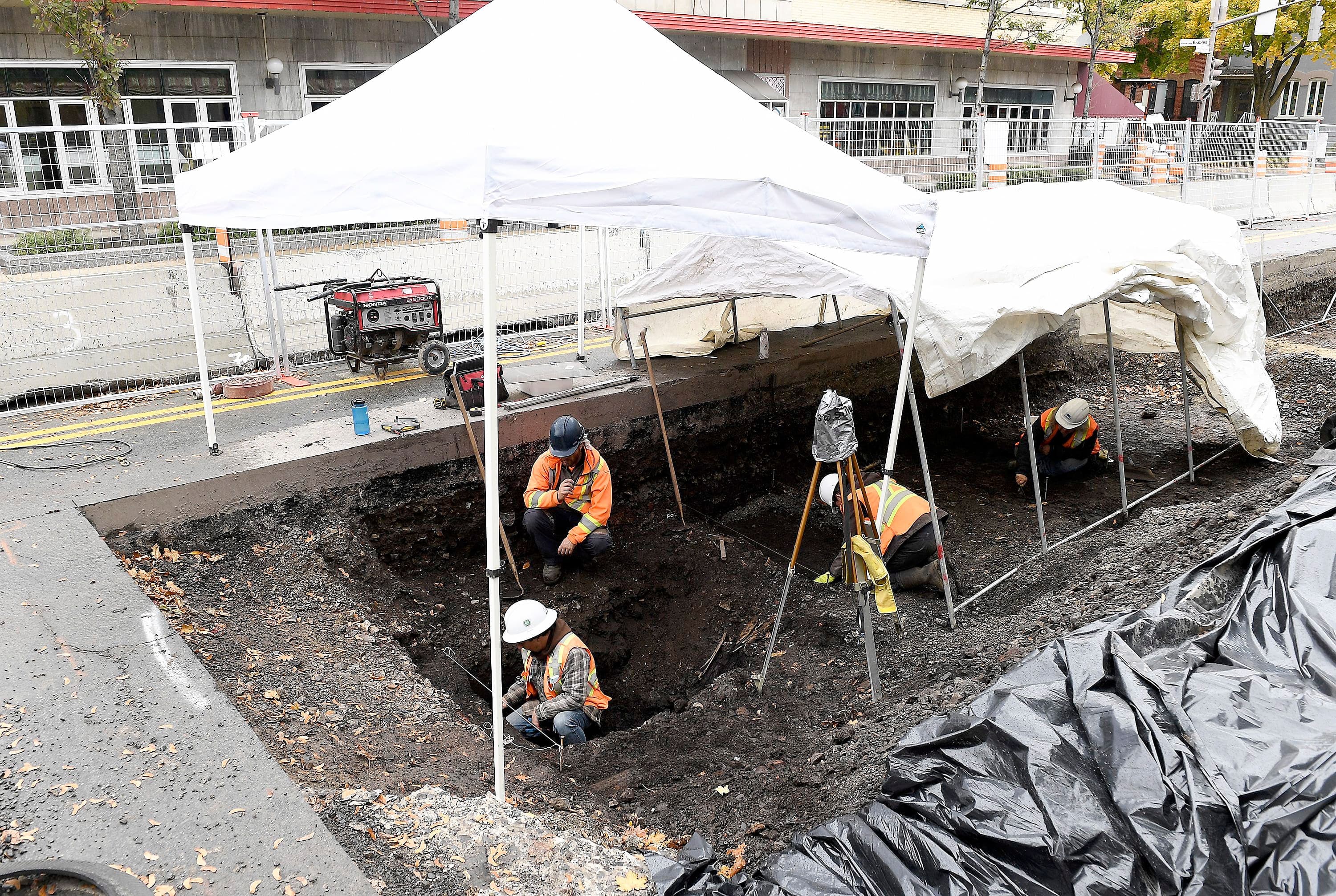 Des fouilles archéologiques se dérouleront au mois d’octobre le long du tracé du tramway. Elles sont réalisées par Ethnoscop sous la supervision de la Ville de Québec.