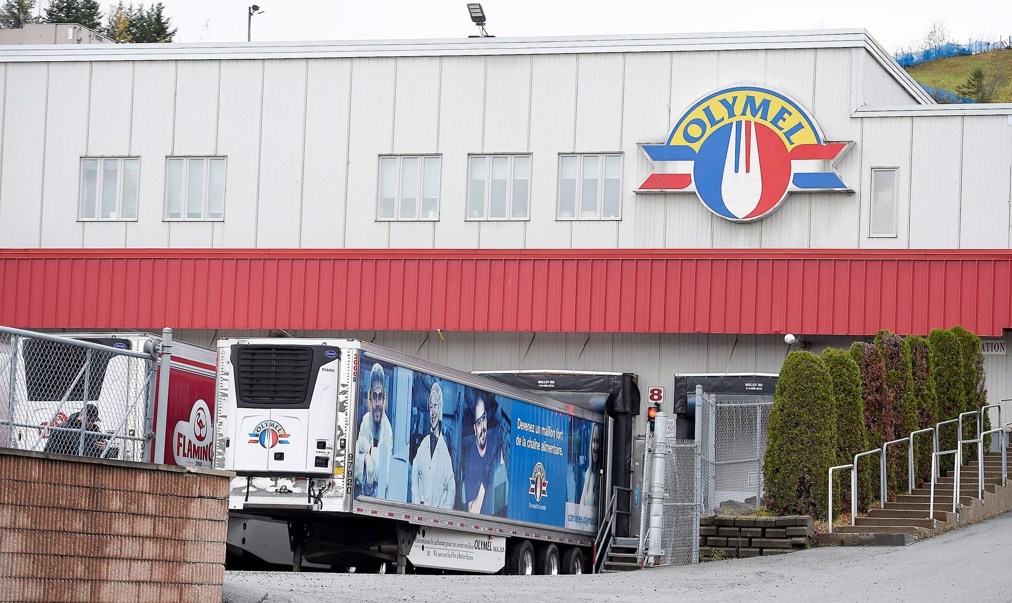 Point chaud de la province la semaine dernière, la Capitale-Nationale a enregistré mercredi moins de nouveaux cas (59) en 24 h que la région de Chaudière-Appalaches (85). Quatre nouveaux cas ont notamment été décelés dans l’usine Olymel de Vallée-Jonction, en Beauce (photo).