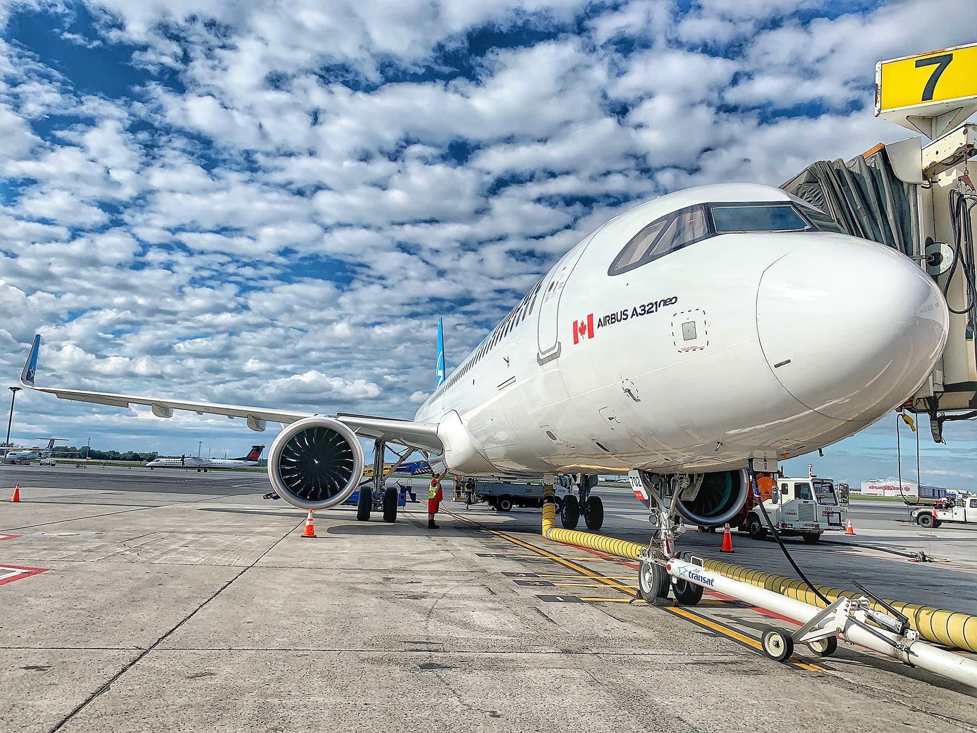 Les effets de la transaction se font déjà sentir, même si elle n’est pas encore bouclée. Ainsi, tout achat important de matériel doit déjà être approuvé par Air Canada.