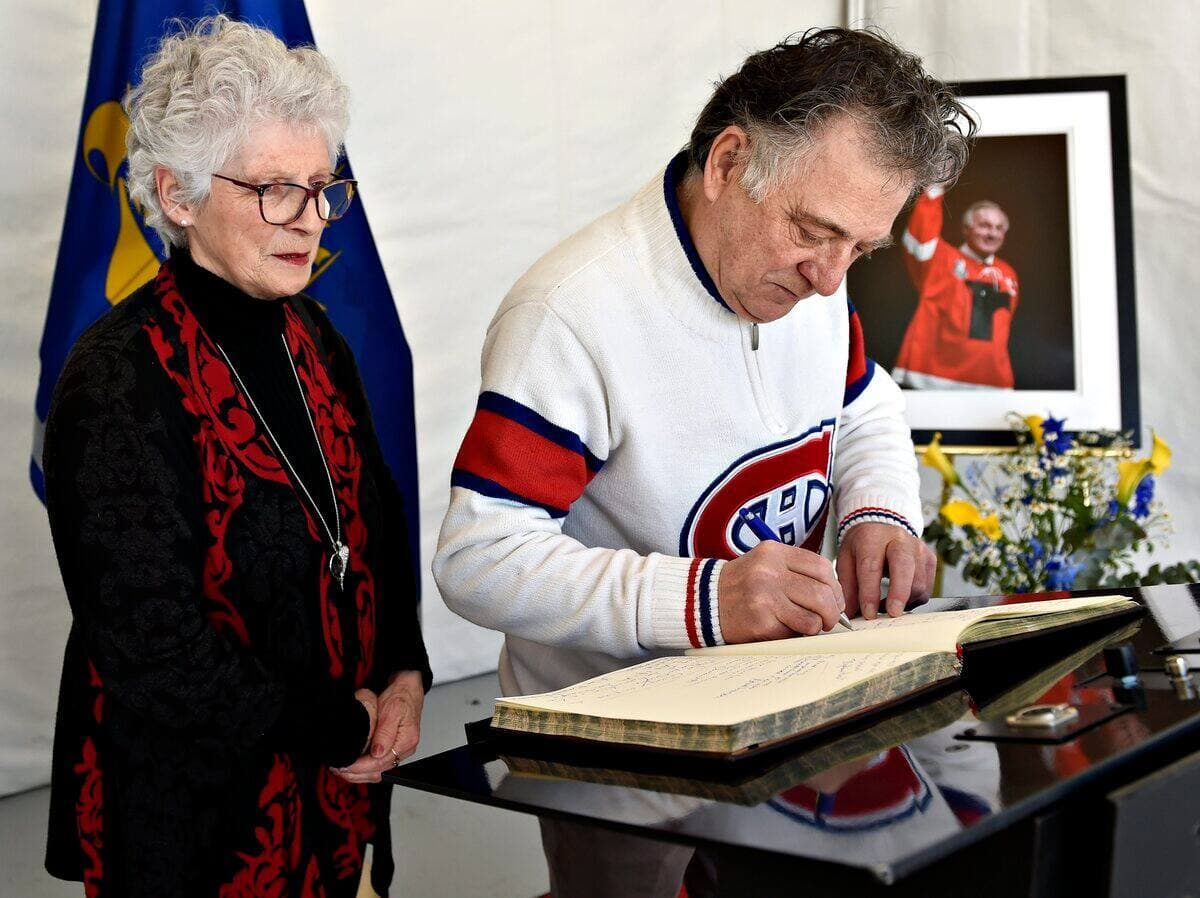 Marie-Claire Leblanc et Aristide Bourgeois ont aussi signé le registre des condoléances.