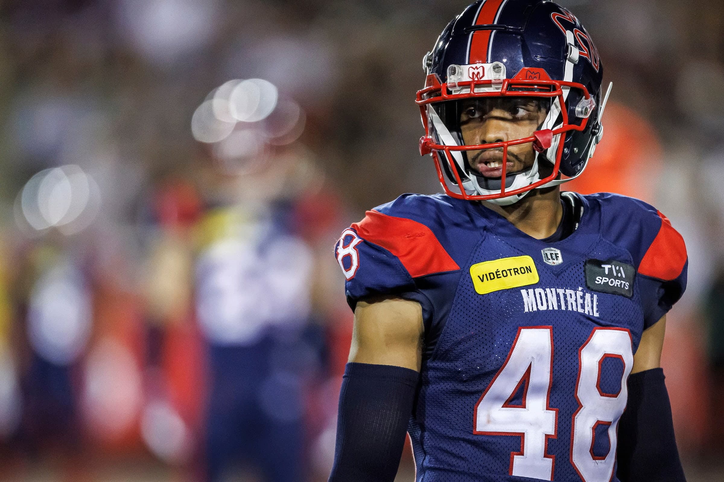 Kabion Ento, dans l'uniforme des Alouettes de Montréal.