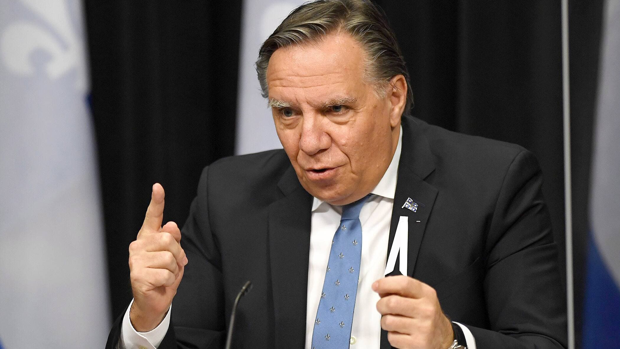 François Legault aimerait bien pouvoir permettre aux jeunes de recommencer à pratiquer leur sport.