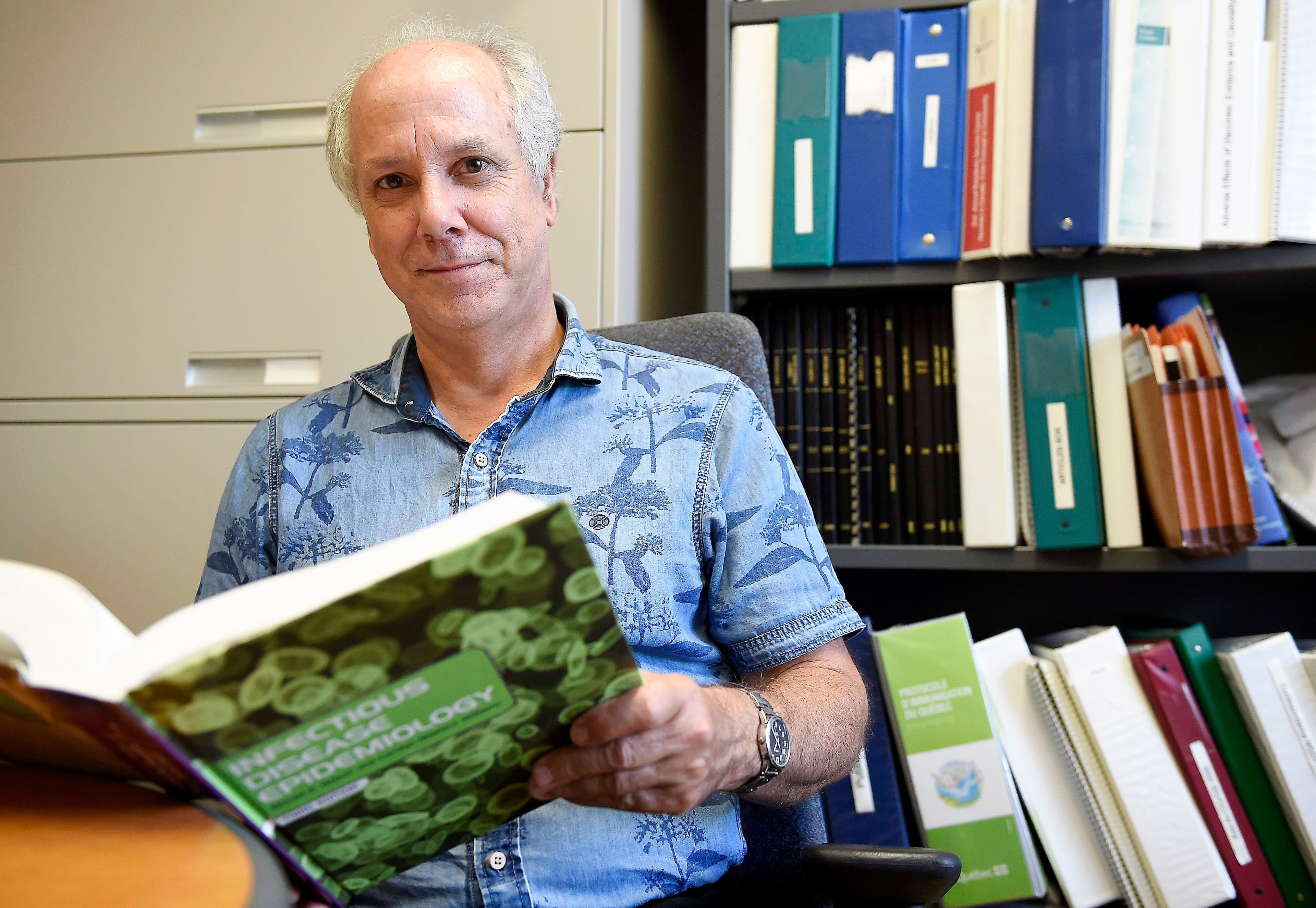 «C'est une vague qui n'aura pas l'ampleur de ce qu'on a connu à la fin décembre début janvier, mais qui va être palpable et pour laquelle ça vaut la peine de prendre des précautions», a confié le Dr Gaston De Serres, médecin-épidémiologiste à l’Institut national de santé publique (INSPQ), en entrevue à TVA Nouvelles.