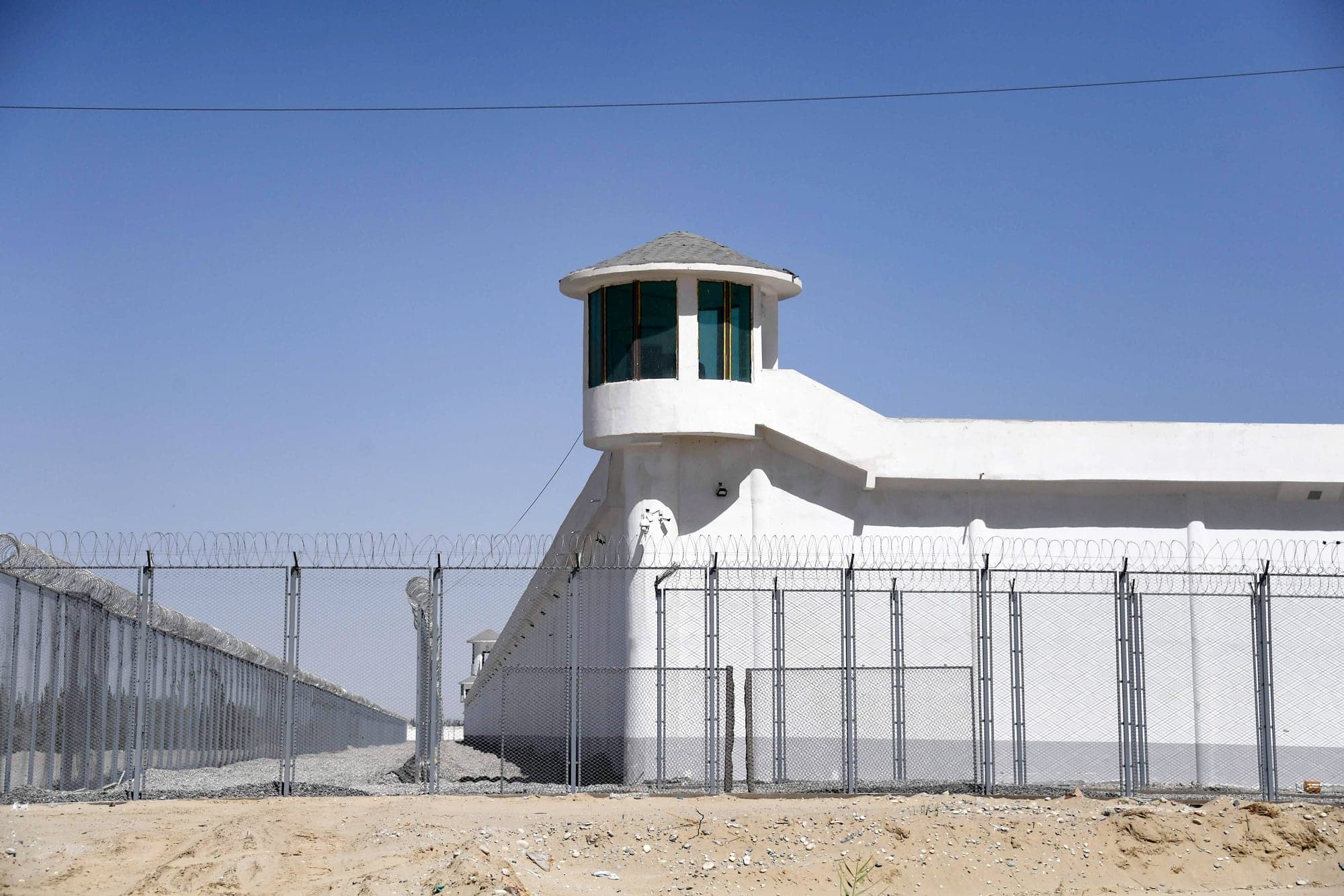 Un établissement sécurisé aux limites de la ville de Hotan, au Xinjiang sert vraisemblablement de camp de rééducation et où sont détenus majoritairement des membres de minorités musulmanes.