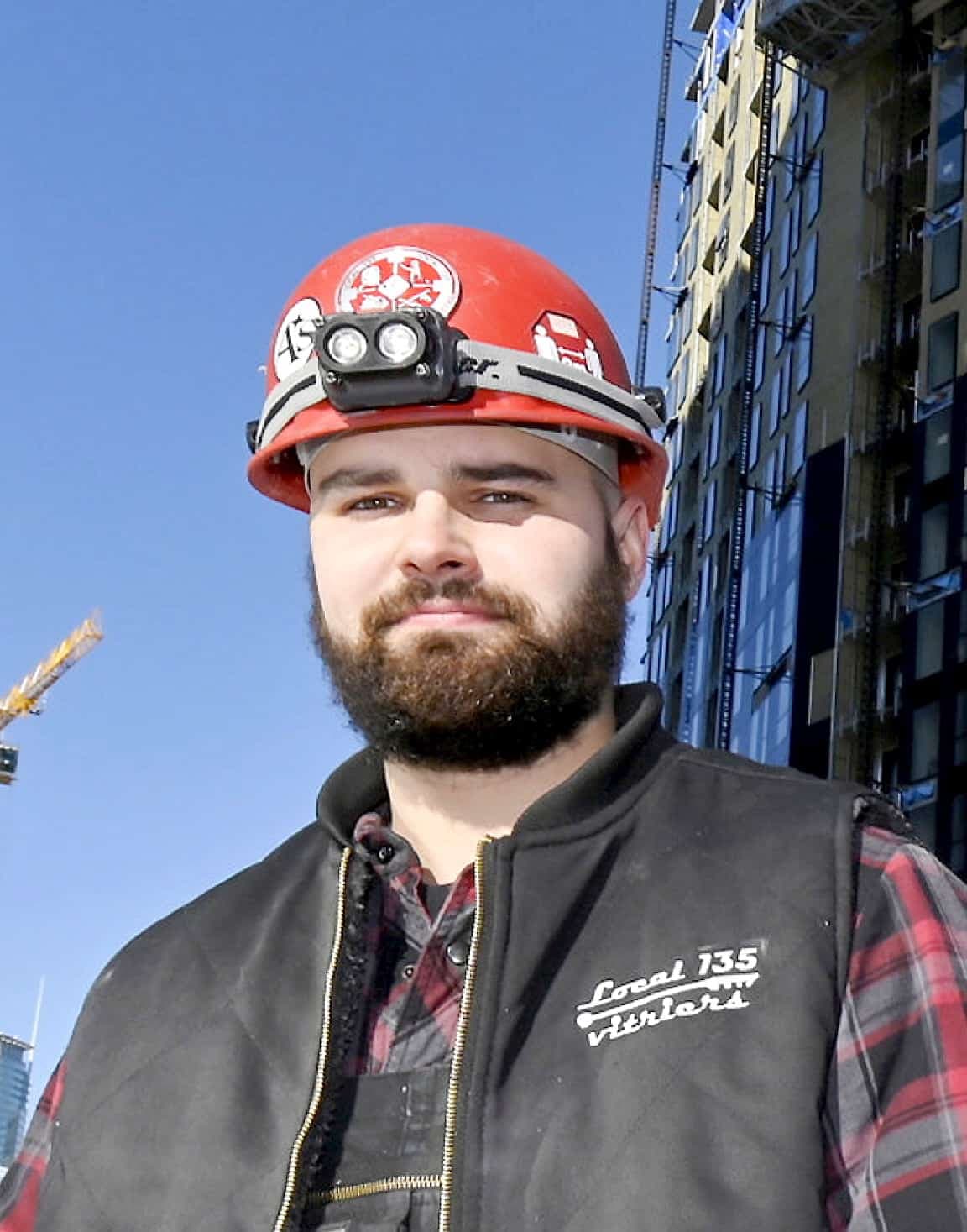 Maxime Pelletier, un travailleur de la construction, vitrier et surtout heureux de son travail.
