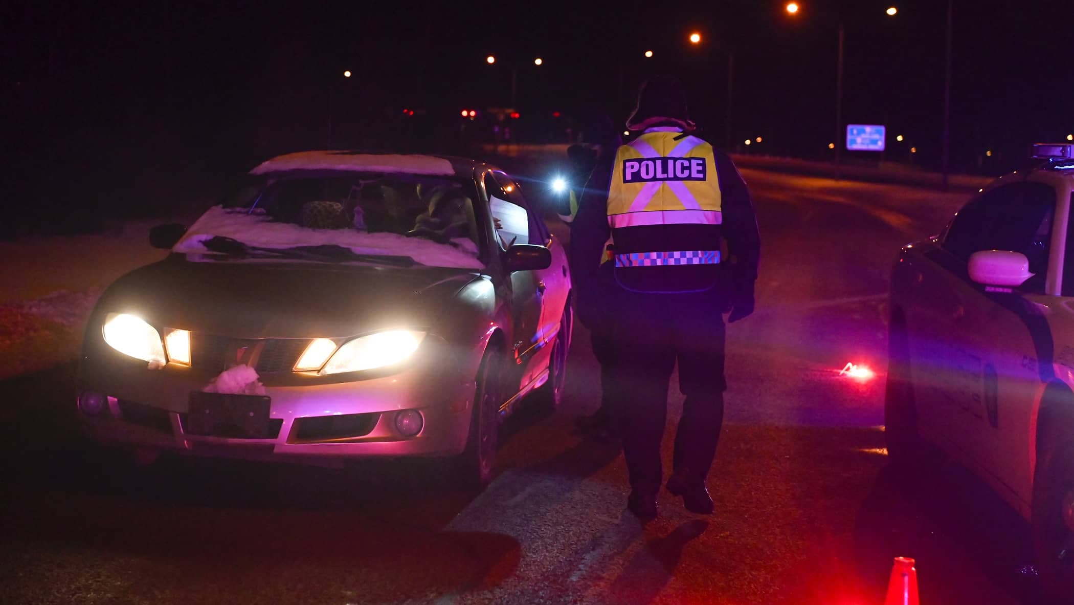 La plupart des citoyens avaient déjà en main leur attestation, qu’ils ont présentée aux policiers de Châteauguay.