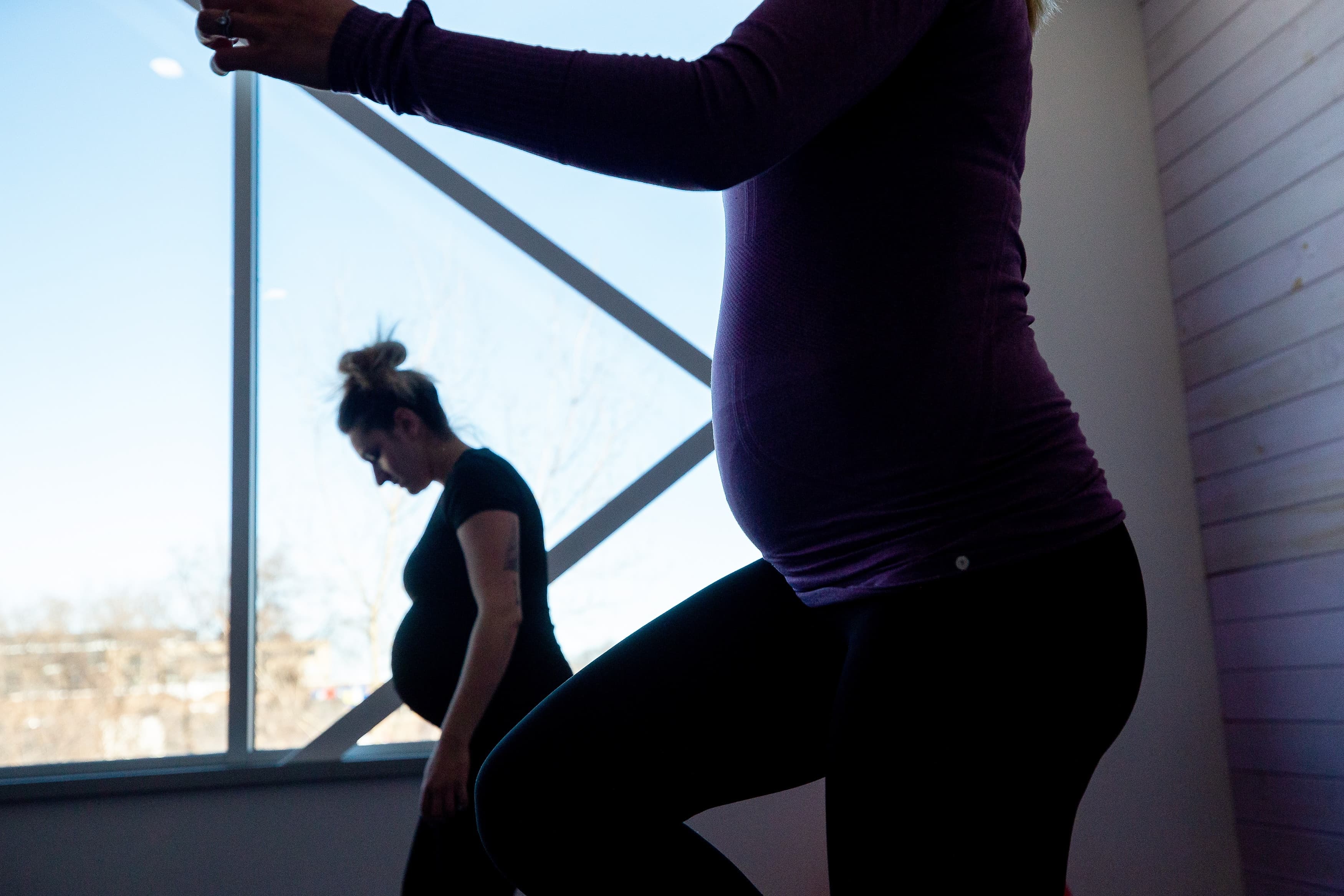Des femmes enceintes participent à un entraînement à Montréal, en février 2020, quelques semaines avant le début de la pandémie.