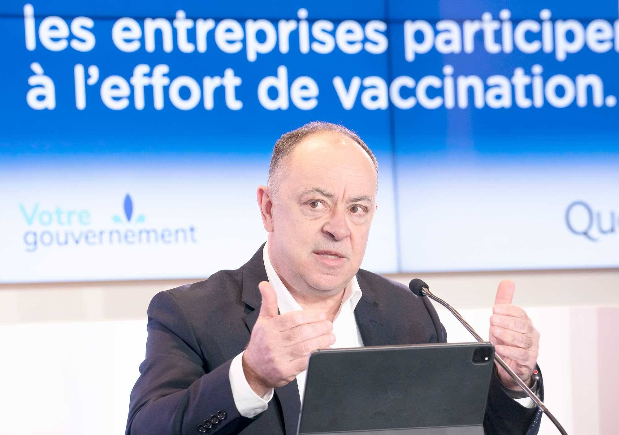 Le ministre de la Santé, Christian Dubé, a annoncé vendredi la participation de plusieurs grandes entreprises à la campagne de vaccination.