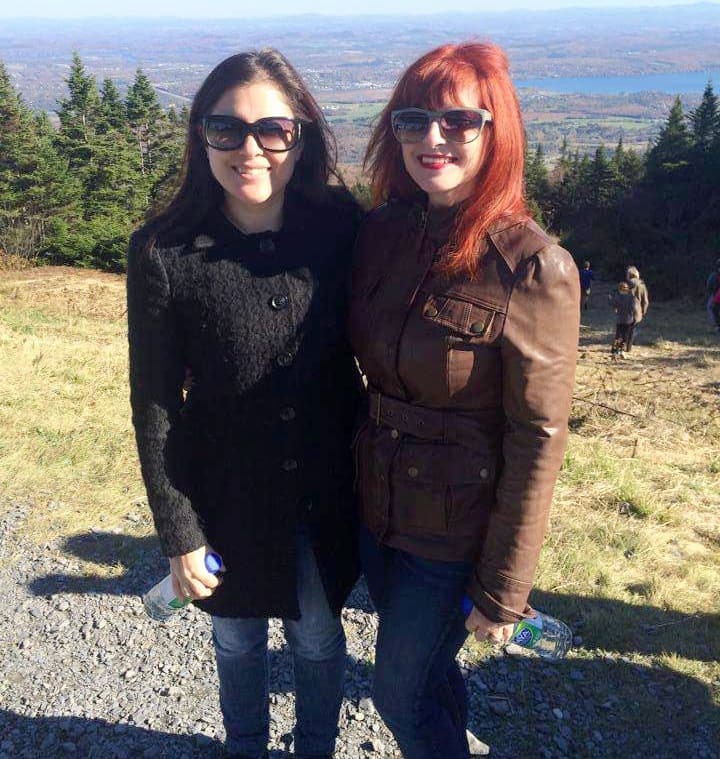 Geneviève Caumartin et sa mère, Francine Bissonnette, qui a été tuée par son conjoint en 2016.