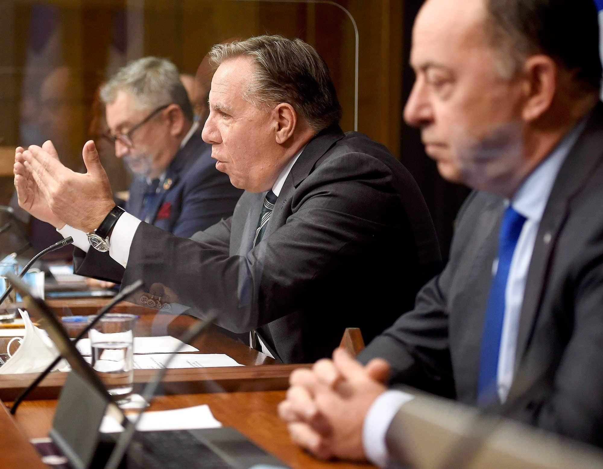 Point de presse du premier ministre du Québec, François Legault, avec le ministre de la Santé et des Services sociaux, M. Christian Dubé, et le directeur national de la santé publique, le Dr Horacio Arruda.