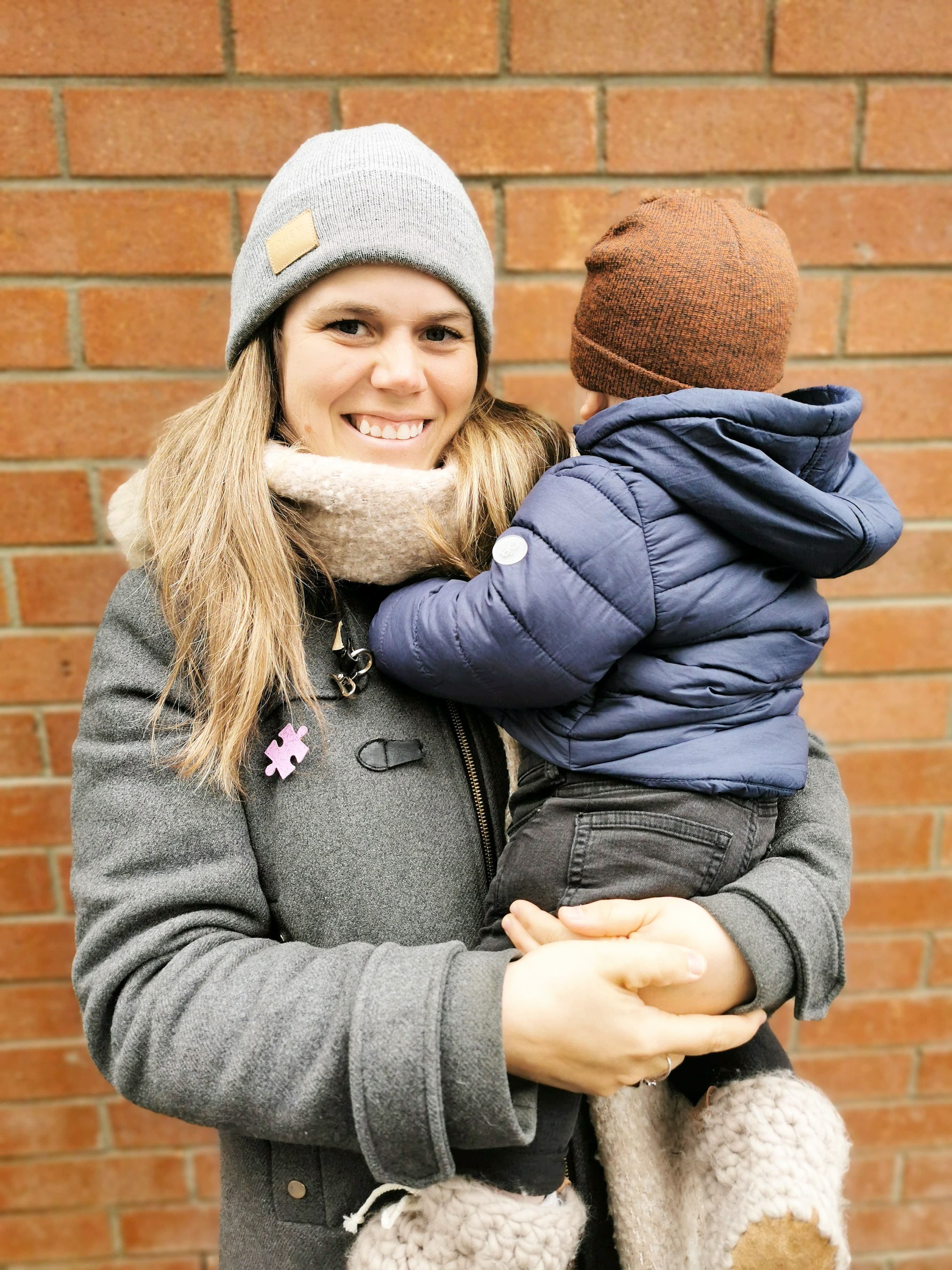 Après avoir fait des dizaines d’appels et envoyé des courriels dans des services de garde, Maude Caron a dû se résigner à faire un CV virtuel pour son petit bébé. C’est comme ça qu’elle a réussi à lui trouver une place.