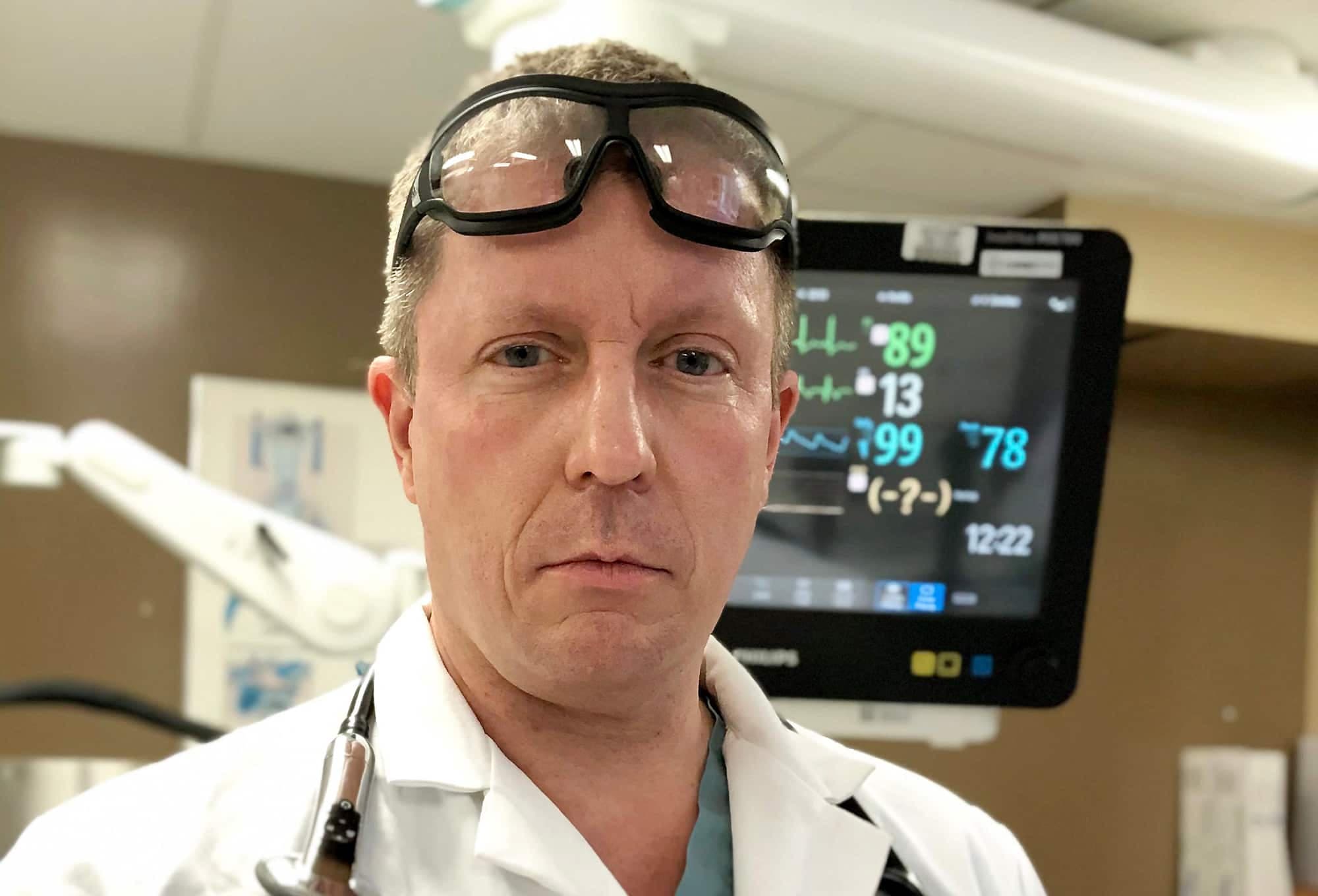 Le Dr Mathieu Simon, chef des soins intensifs à l’IUCPQ.