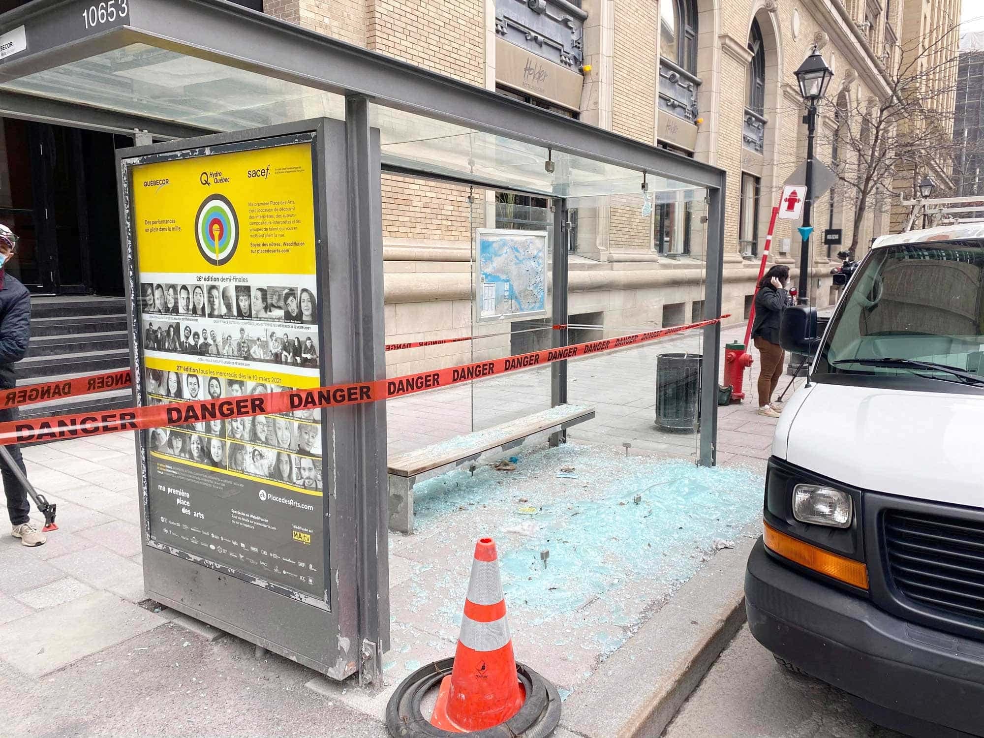 Des abribus ont aussi goûté à la médecine des casseurs.