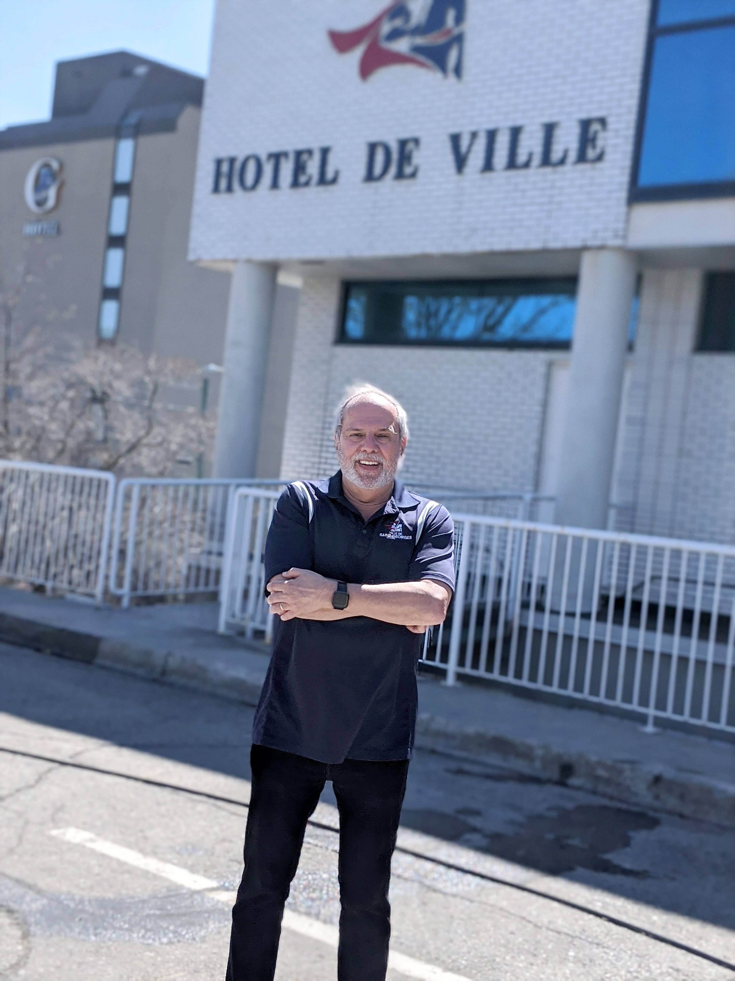 Le maire de Saint-Georges, Claude Morin, trouve regrettable que les doses de vaccin ne trouvent pas preneur, alors qu’on enregistre une montée des cas de COVID-19.