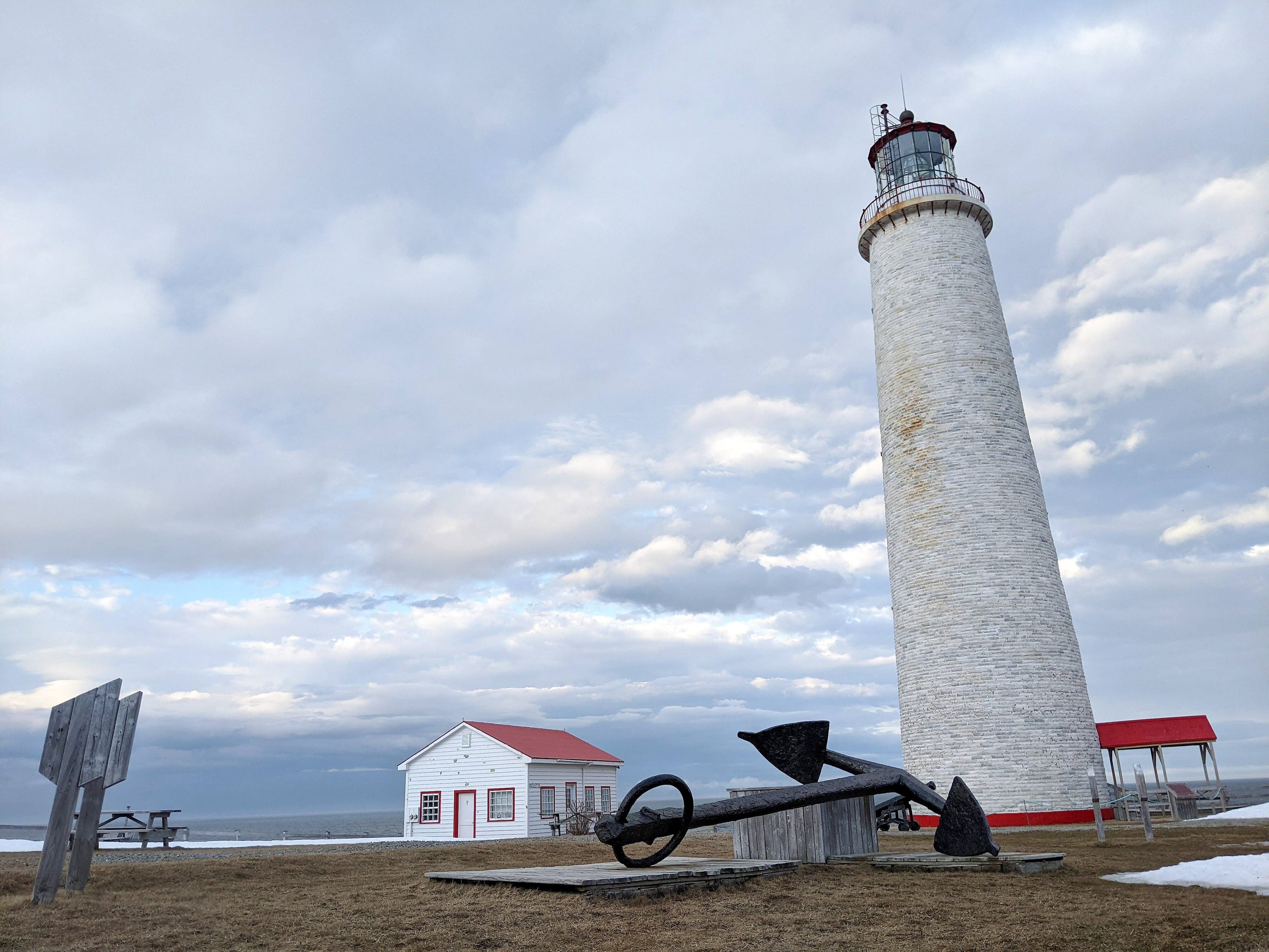 Même si la pandémie continue de causer de l’incertitude, la Gaspésie s’accroche à l’idée que le prochain été touristique sera aussi fort que celui de l’an passé. Le phare de Cap-des-Rosiers, près du parc national Forillon, devrait être encore aussi populaire.