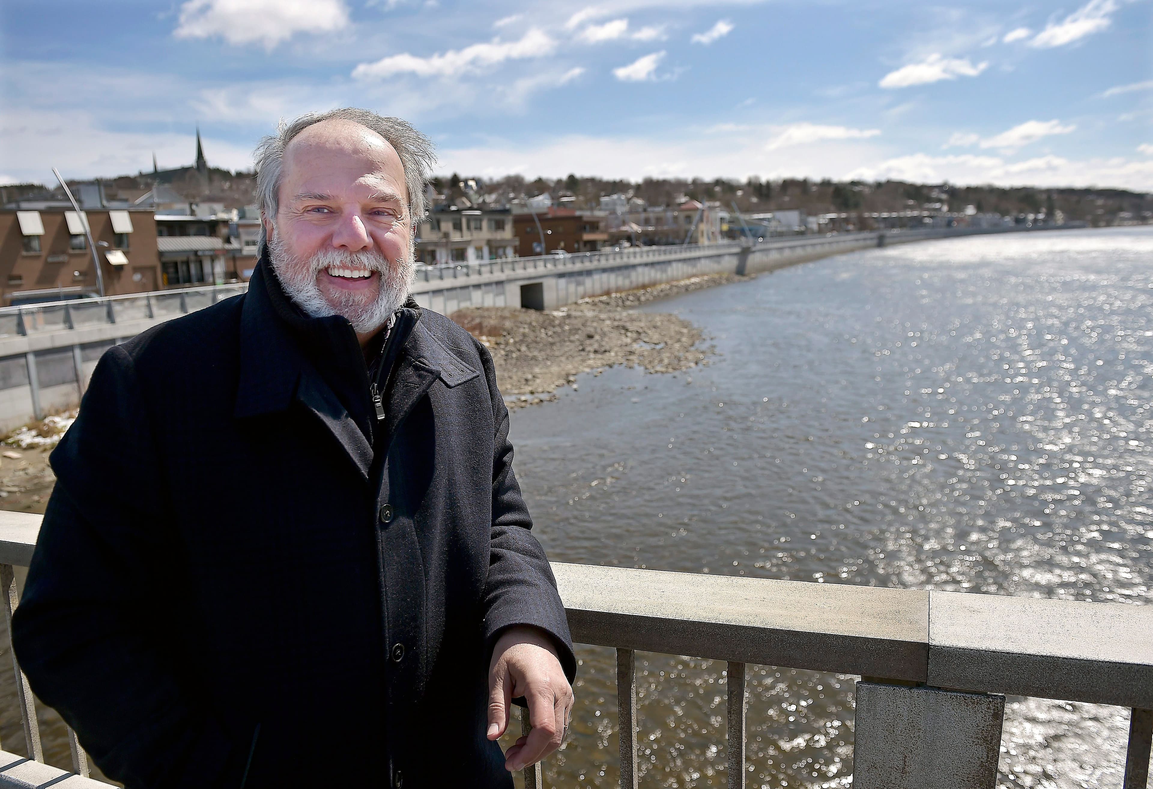 Le maire de Saint-Georges, Claude Morin, estime que ses citoyens ont profité du parc et des passerelles « Rendez-vous à la rivière » beau temps mauvais temps, ce qui les a aidés à passer à travers la crise sanitaire.