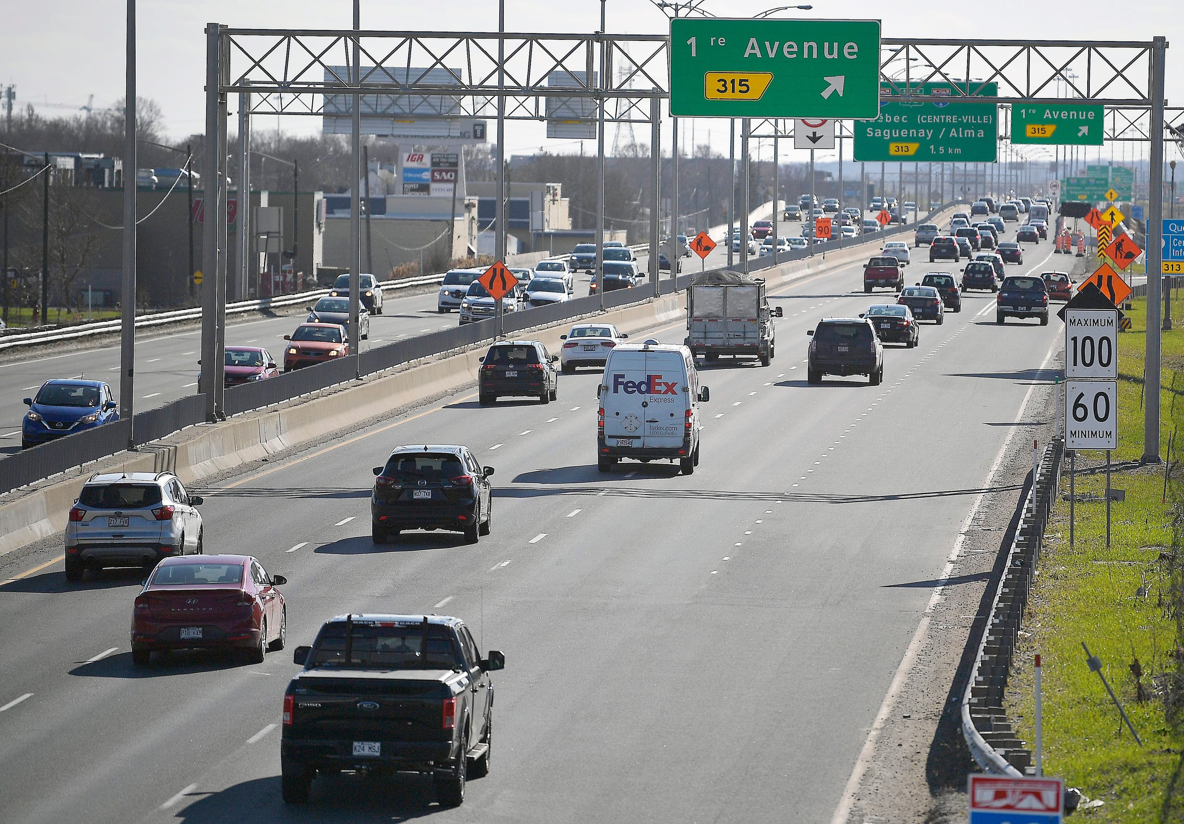 L’autoroute de la Capitale sur cette photo fait partie d’un vaste réseau routier qui parcourt la région de Québec.