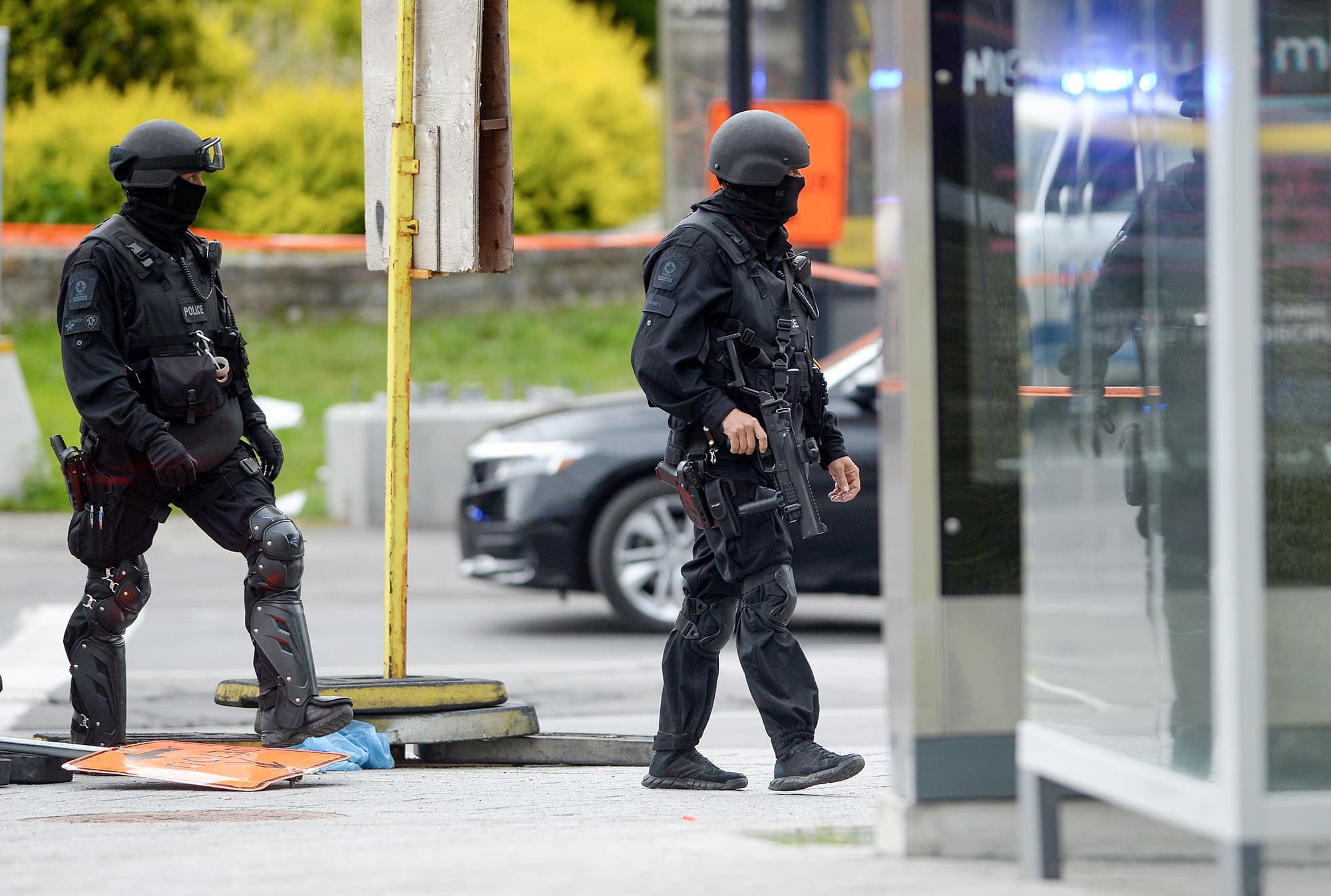 Des membres du Groupe tactique d’intervention ont même été déployés à l’angle des rues Saint-Antoine et Gosford.