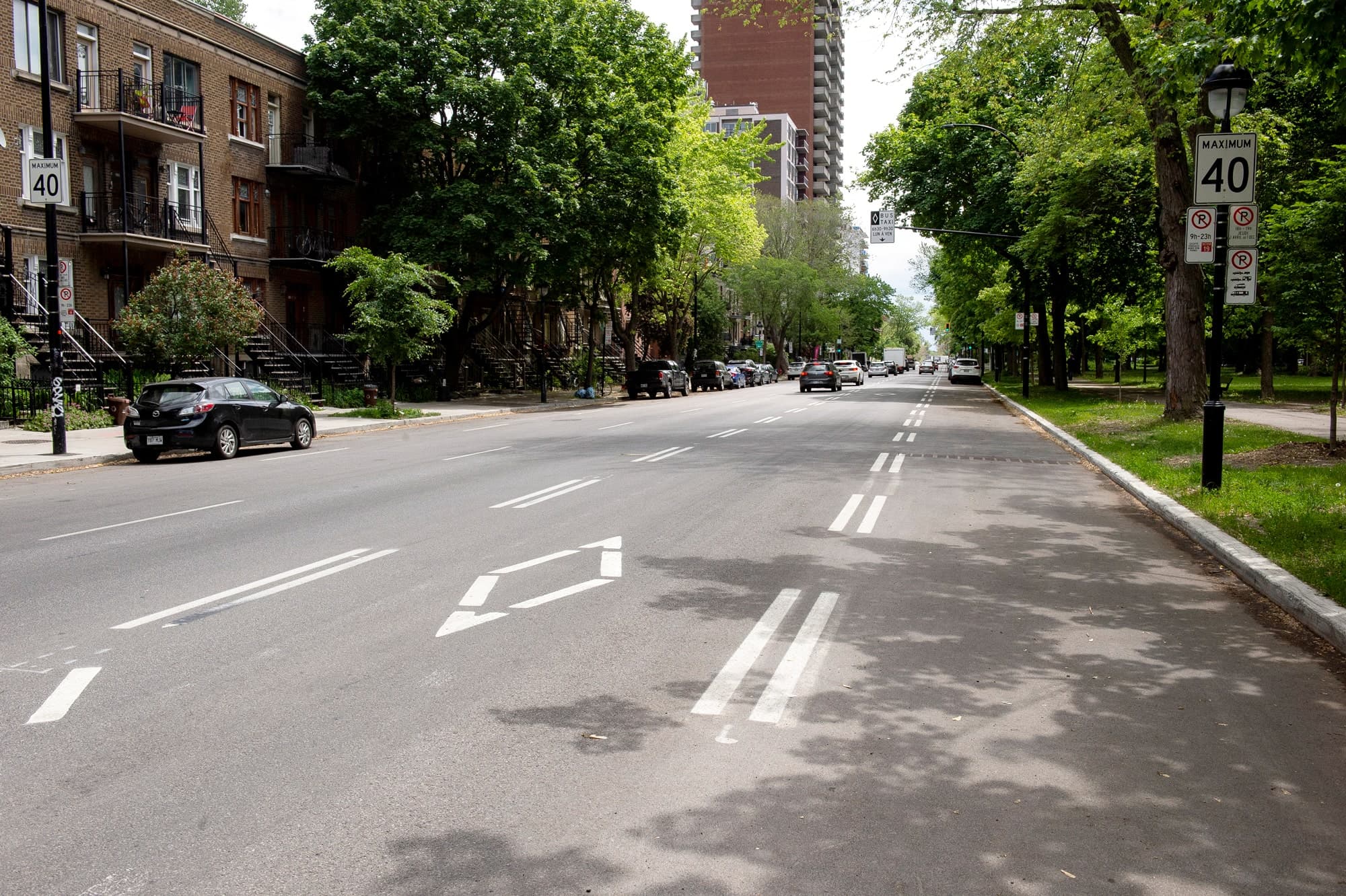 L’avenue Papineau, qui avait trôné à la 10e place du palmarès des pires routes du Québec en 2015, a eu certains de ces tronçons complètement refaits dans les dernières années, comme on peut le voir ici entre les rues Rachel et Sherbrooke.