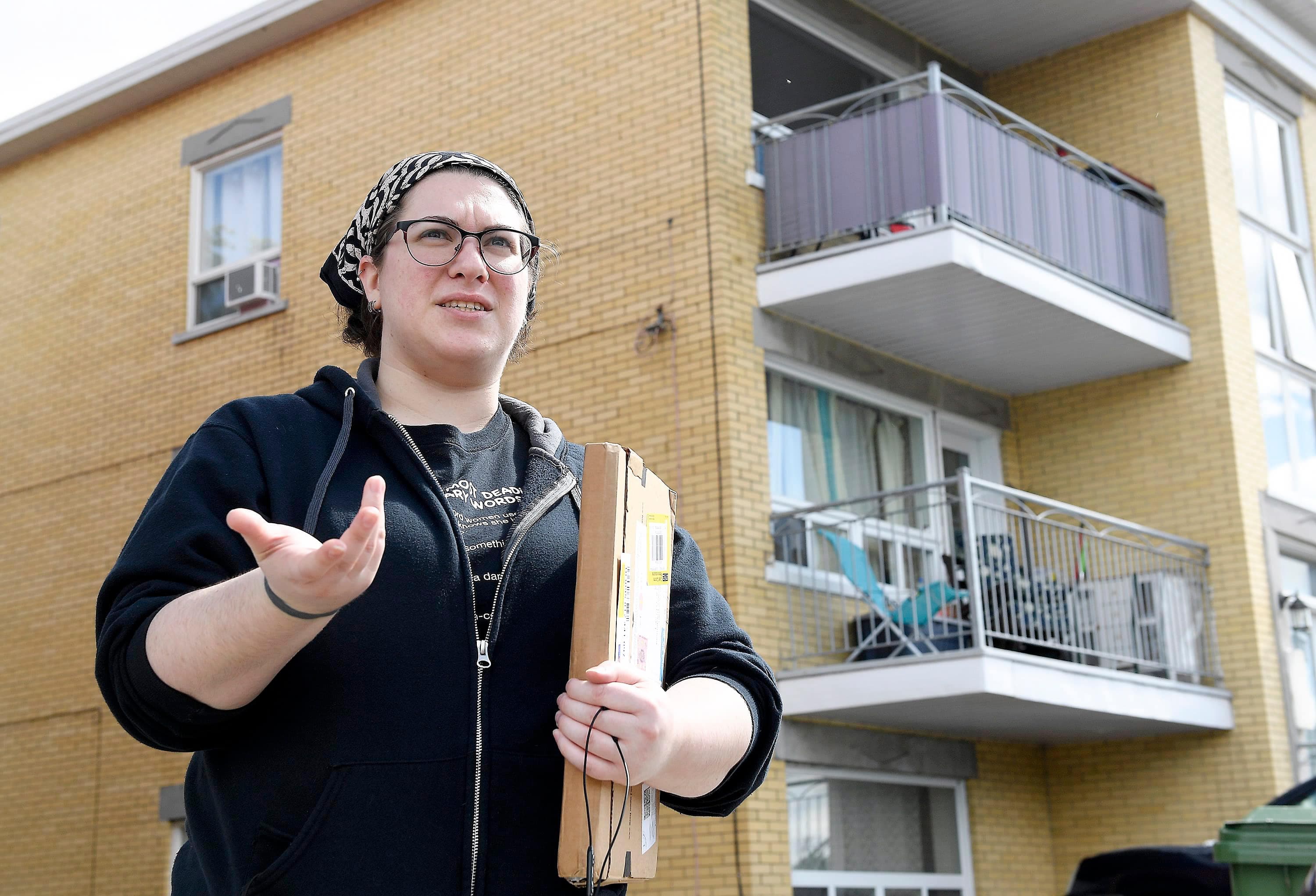 Plusieurs citoyens de l’arrondissement de La Cité-Limoilou, comme Gabrielle Gosselin, ont mentionné qu’il fallait demeurer vigilants dans le quartier, même en plein jour.
