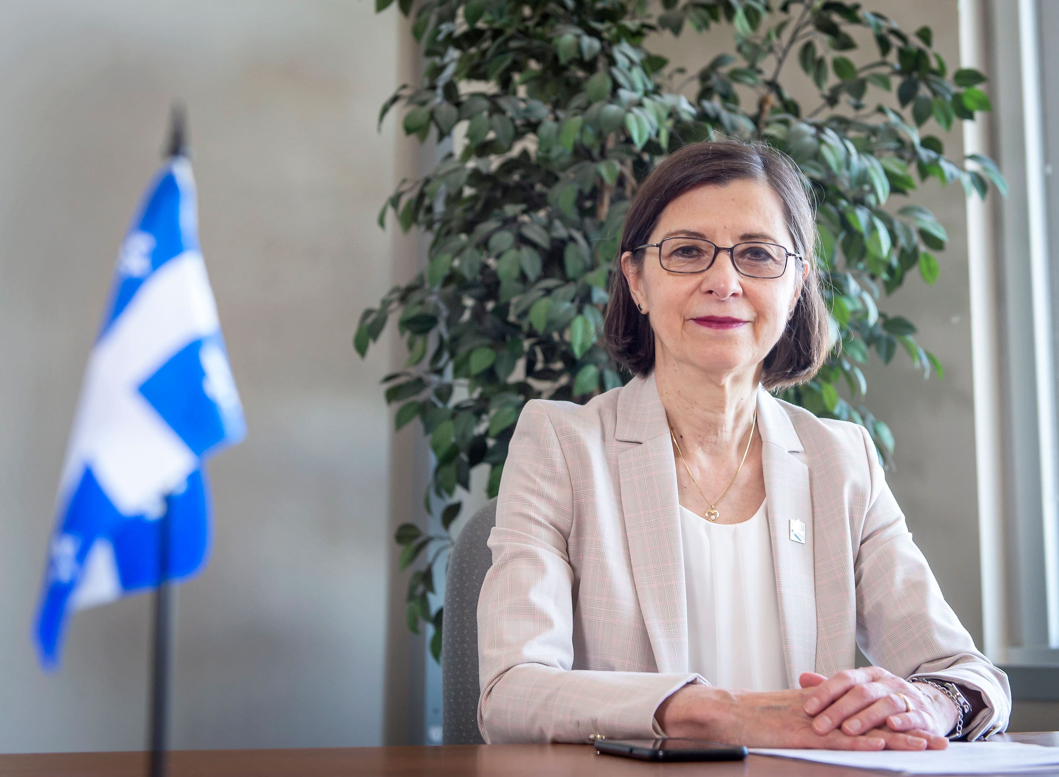 La ministre Danielle McCann dans son bureau de Montréal, jeudi.