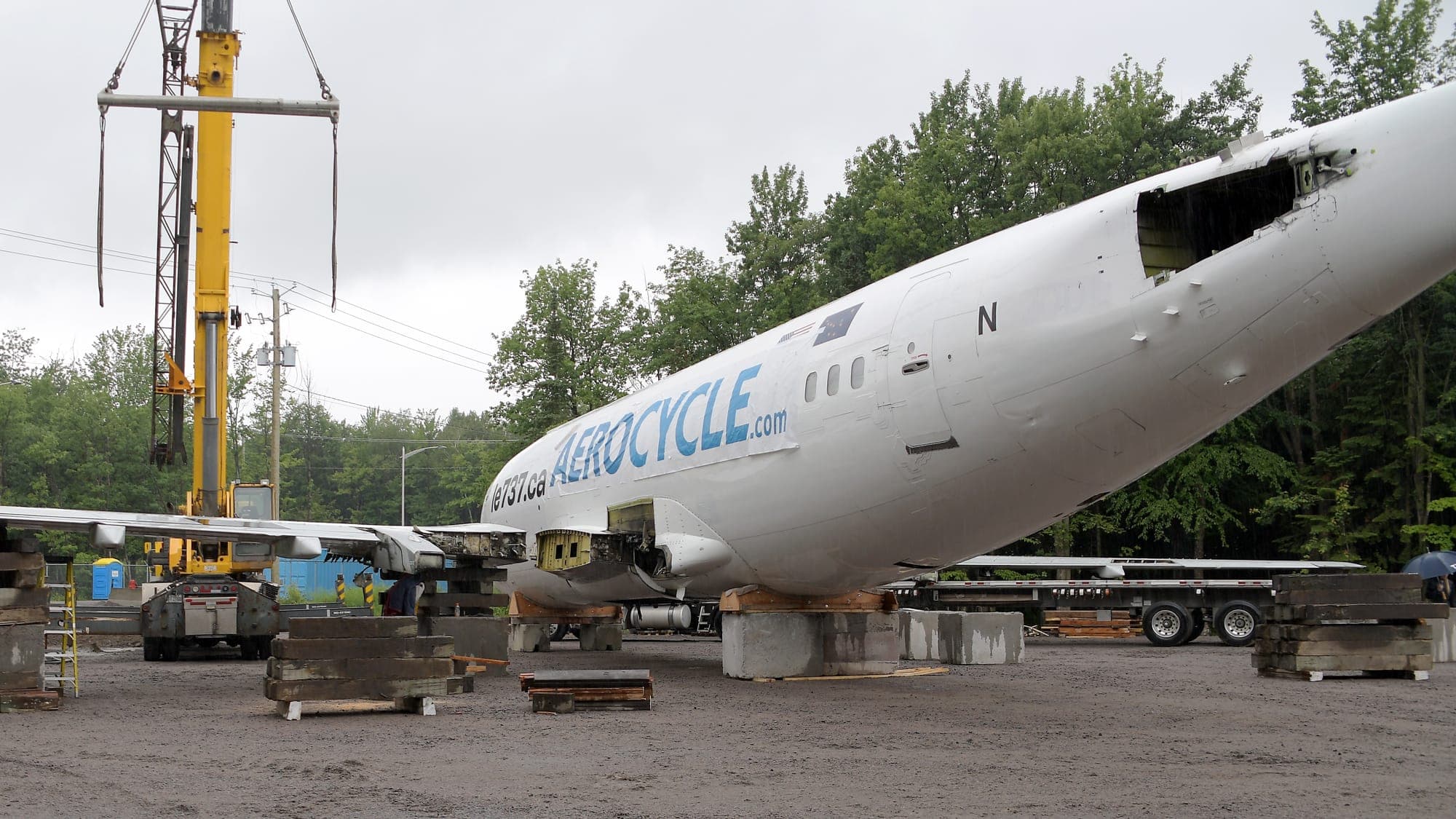 D’après le registre des entreprises, l’aéronef pourrait bien être un nouveau concept de restaurant à bord d’un avion recyclé.