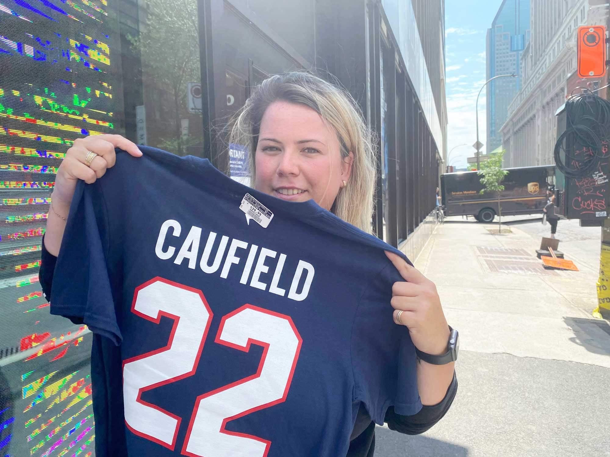 Geneviève Bédard a fait trois magasins pour trouver des chandails pour la famille.