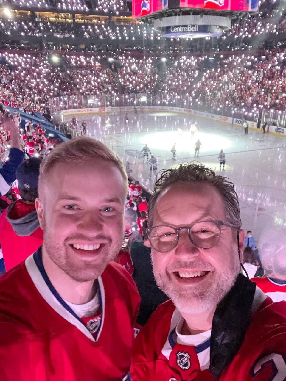 Nicolas et Patrick Roy ont vécu une belle soirée père-fils au Centre Bell, vendredi.
