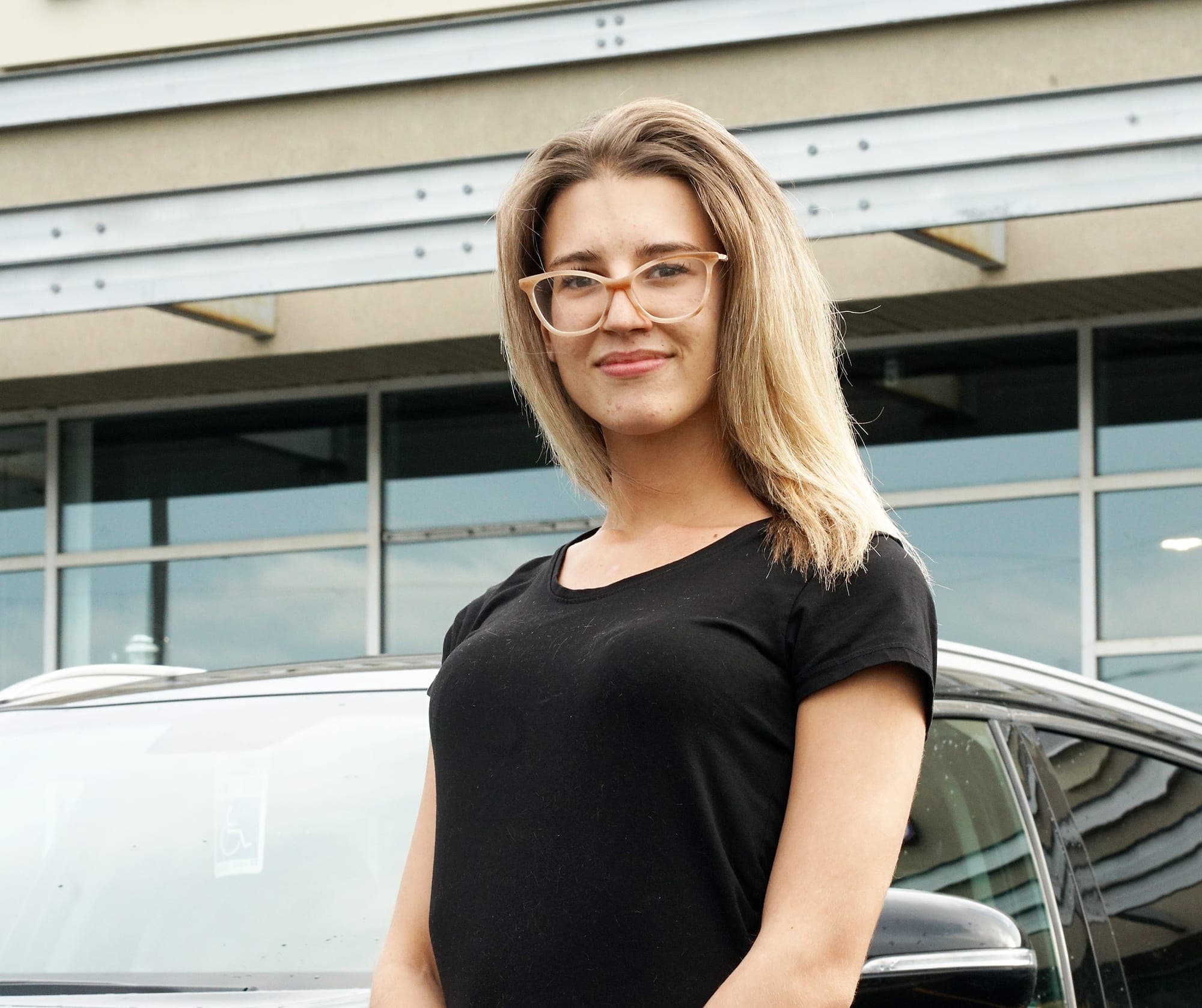 Sabrina Durocher, gérante du Barbu sportif, à Greenfield Park, est impatiente de travailler sans masque.