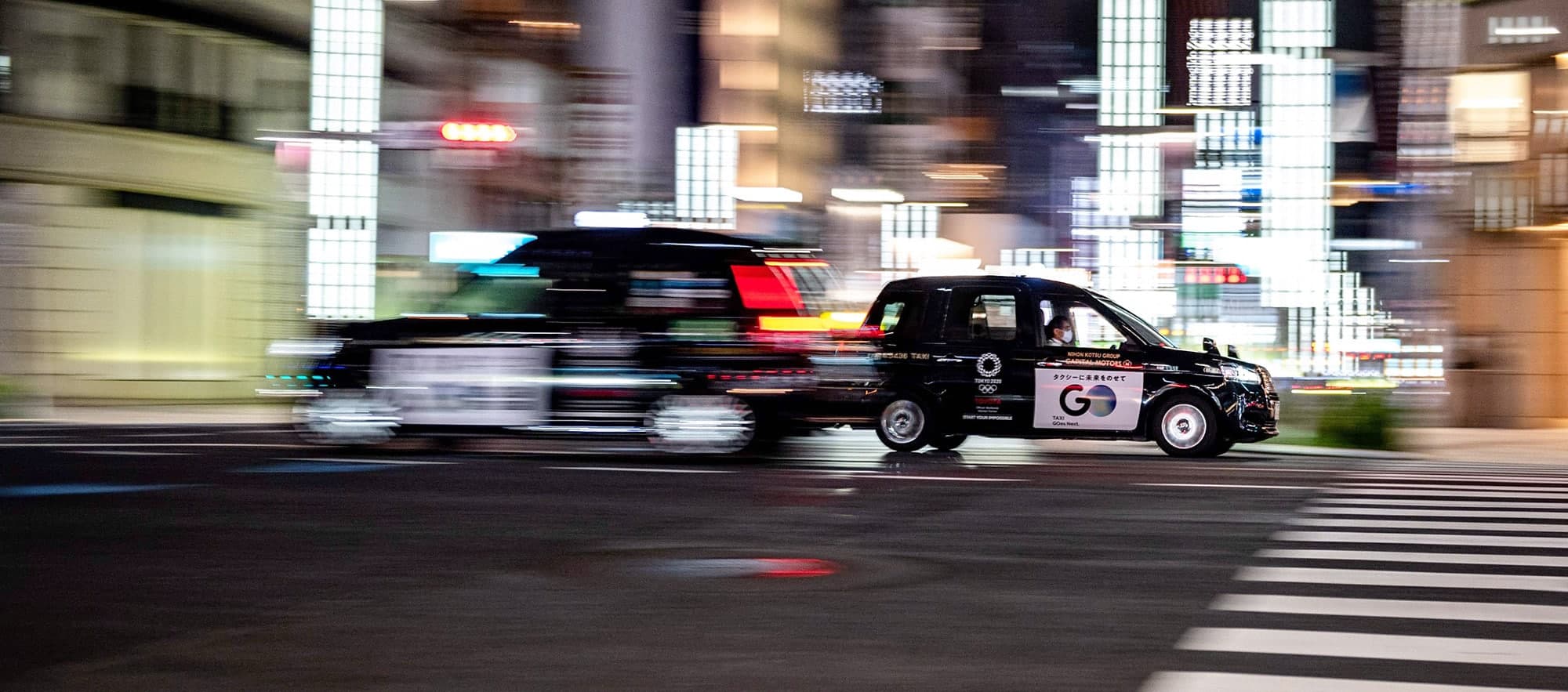 Taxi de luxe et une course de 1000 $ pour aller à Fuji