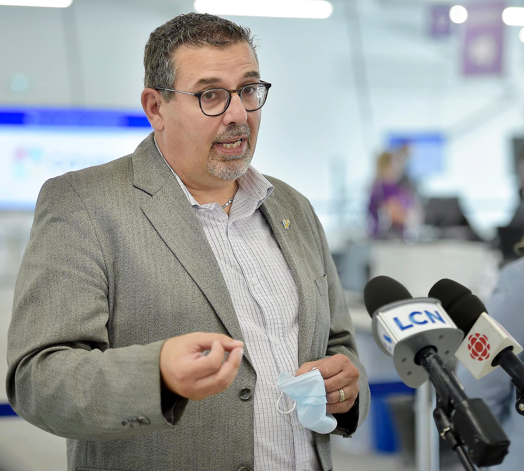 Le directeur de la campagne de vaccination provinciale, Daniel Paré, était de passage à Québec mardi pour souligner l’atteinte du million de doses administrées dans la région, un fait d’armes qu’il tenait à saluer.