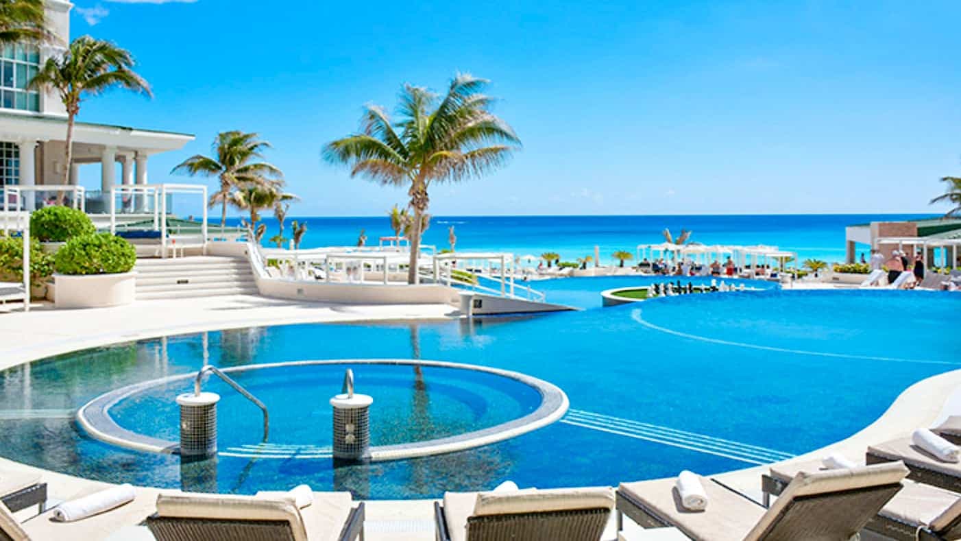 Les Québécois inscrits au concours vaccinal courent maintenant la chance de gagner, entre autres, un forfait vacances au Sandos Cancún Lifestyle Resort (5 étoiles).