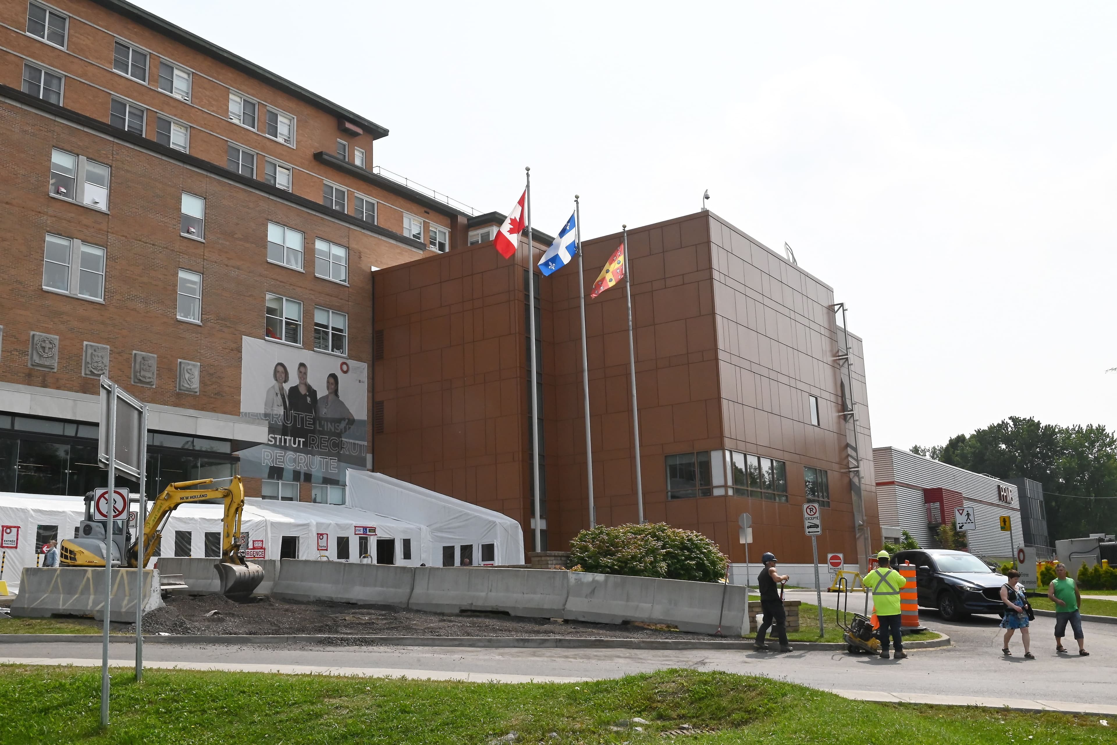 Dans la région de Québec, le CIUSSS de la Capitale-Nationale pointe au 3<sup>e</sup> rang provincial avec une dépense totale de 72,8 M$ en contrats de main-d’œuvre privée, alors que l’IUCPQ (photo) a vu ses contrats avec les agences bondir de 233 %. Au CHU de Québec, c’est 9,4 M$ qui ont été octroyés au privé.