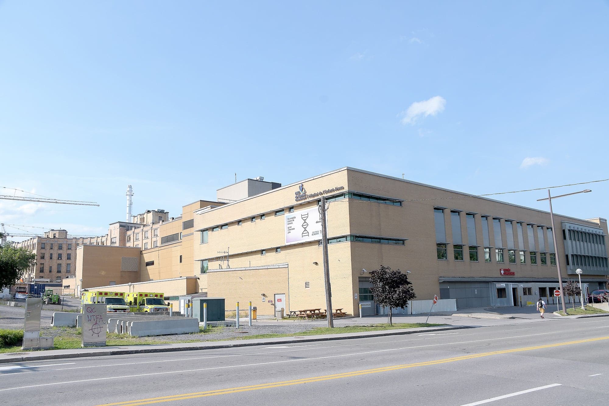 Malgré un système de climatisation centrale, la température est très élevée dans certains secteurs de l’Hôpital de l’Enfant-Jésus, à Québec, en période de chaleur intense.